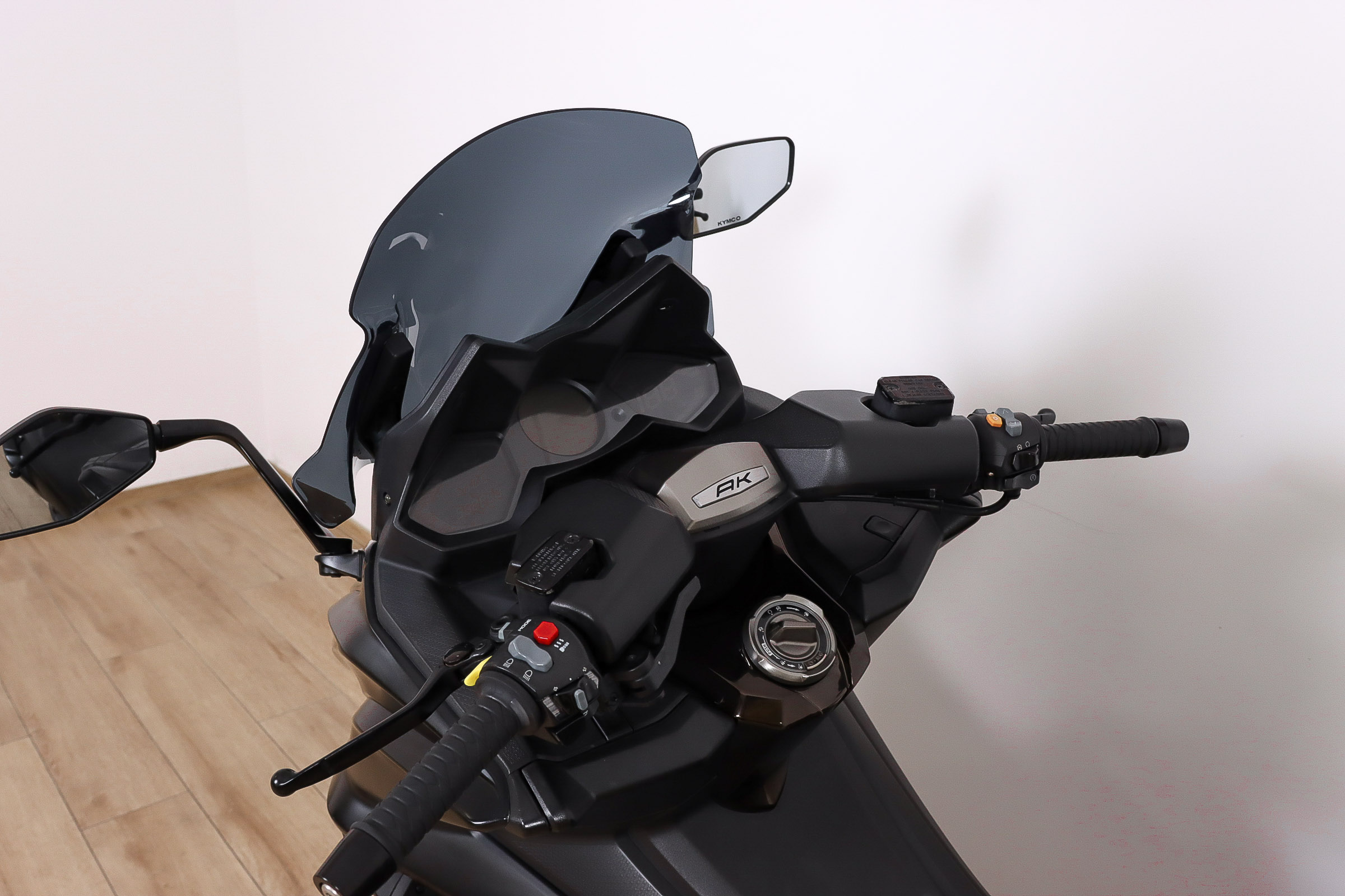 KYMCO AK 550KYMCO11 KYMCO AK 550KYMCO11