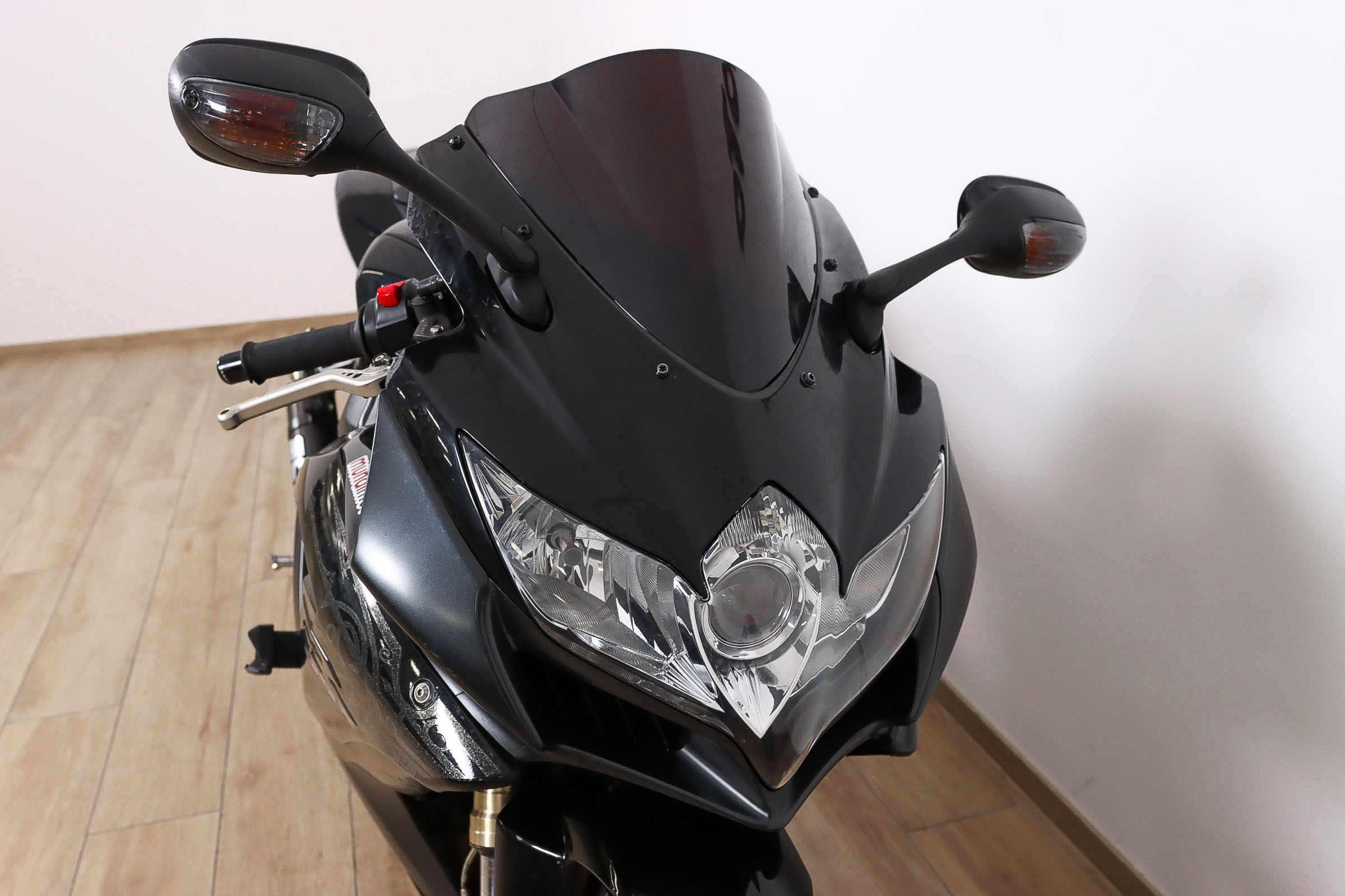 SUZUKI GSX R600SUZUKI3 SUZUKI GSX R600SUZUKI3