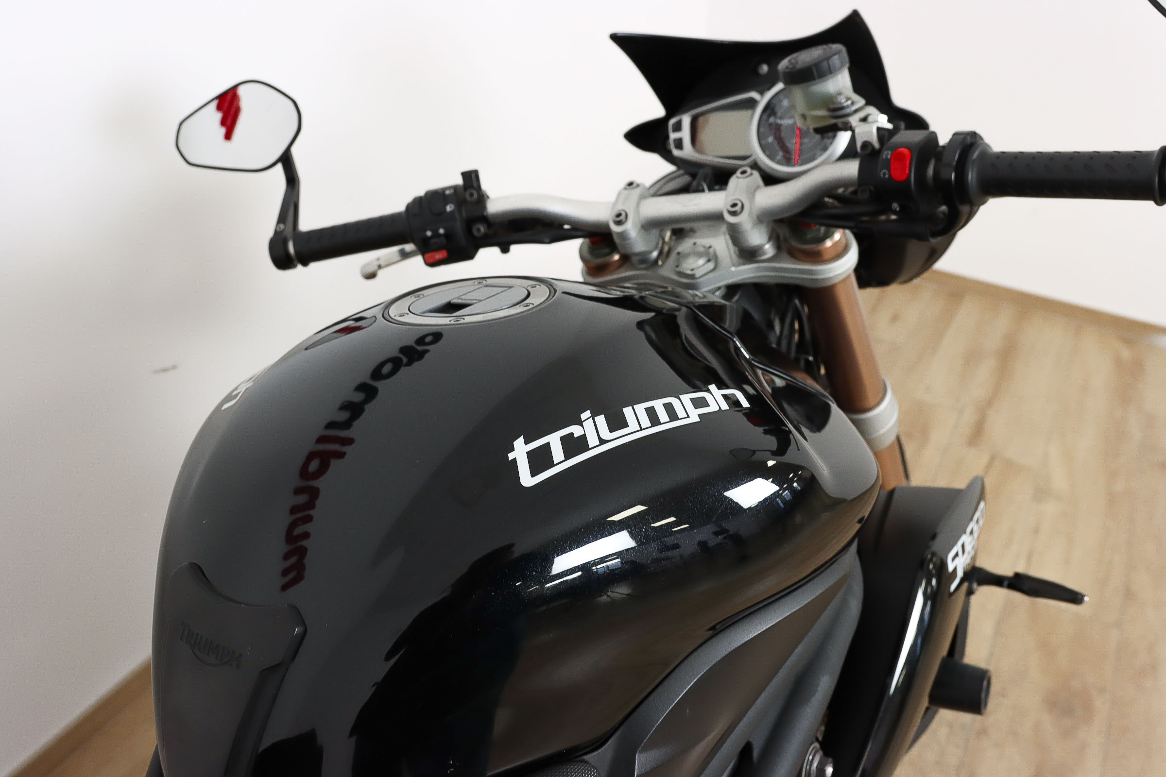 TRIUMPH SPEED TRIPLETRIUMPH4 TRIUMPH SPEED TRIPLETRIUMPH4