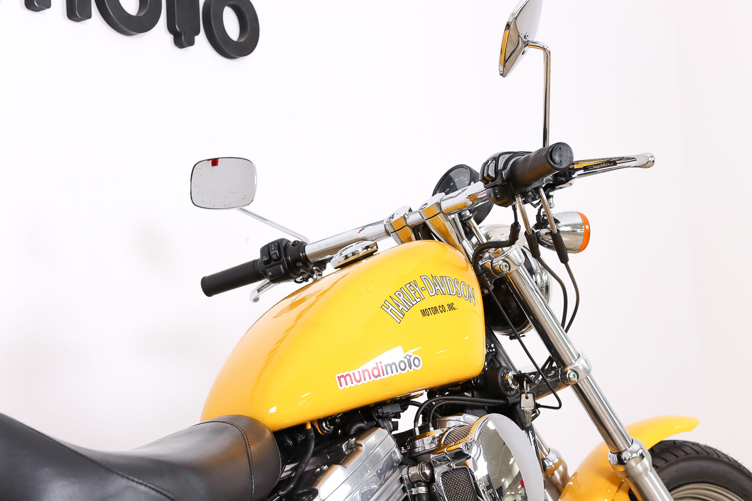 HARLEY DAVIDSON Sportster 883HARLEY DAVIDSON8 HARLEY DAVIDSON Sportster 883HARLEY DAVIDSON8