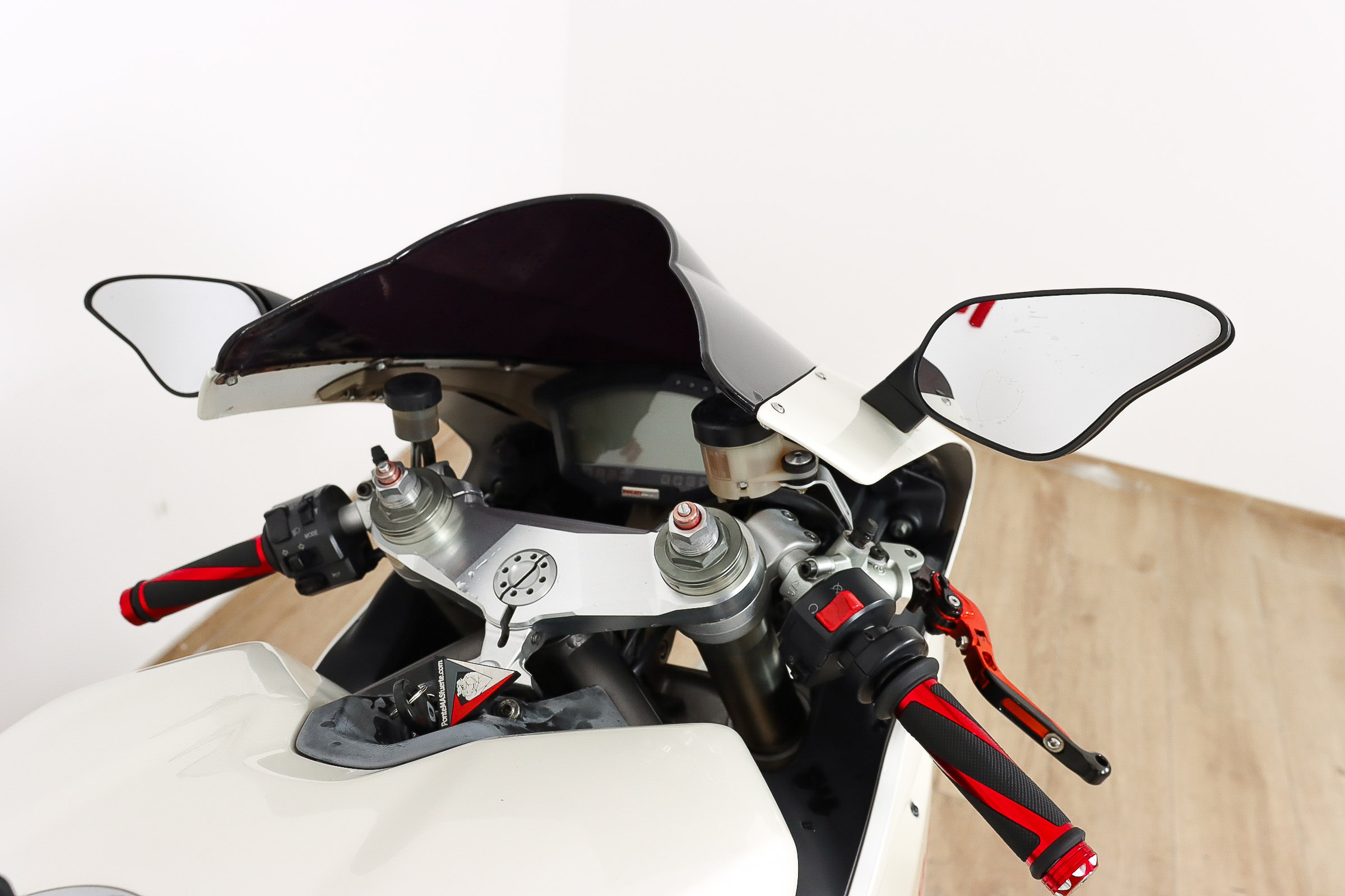 DUCATI 848 SuperbikeDUCATI5 DUCATI 848 SuperbikeDUCATI5
