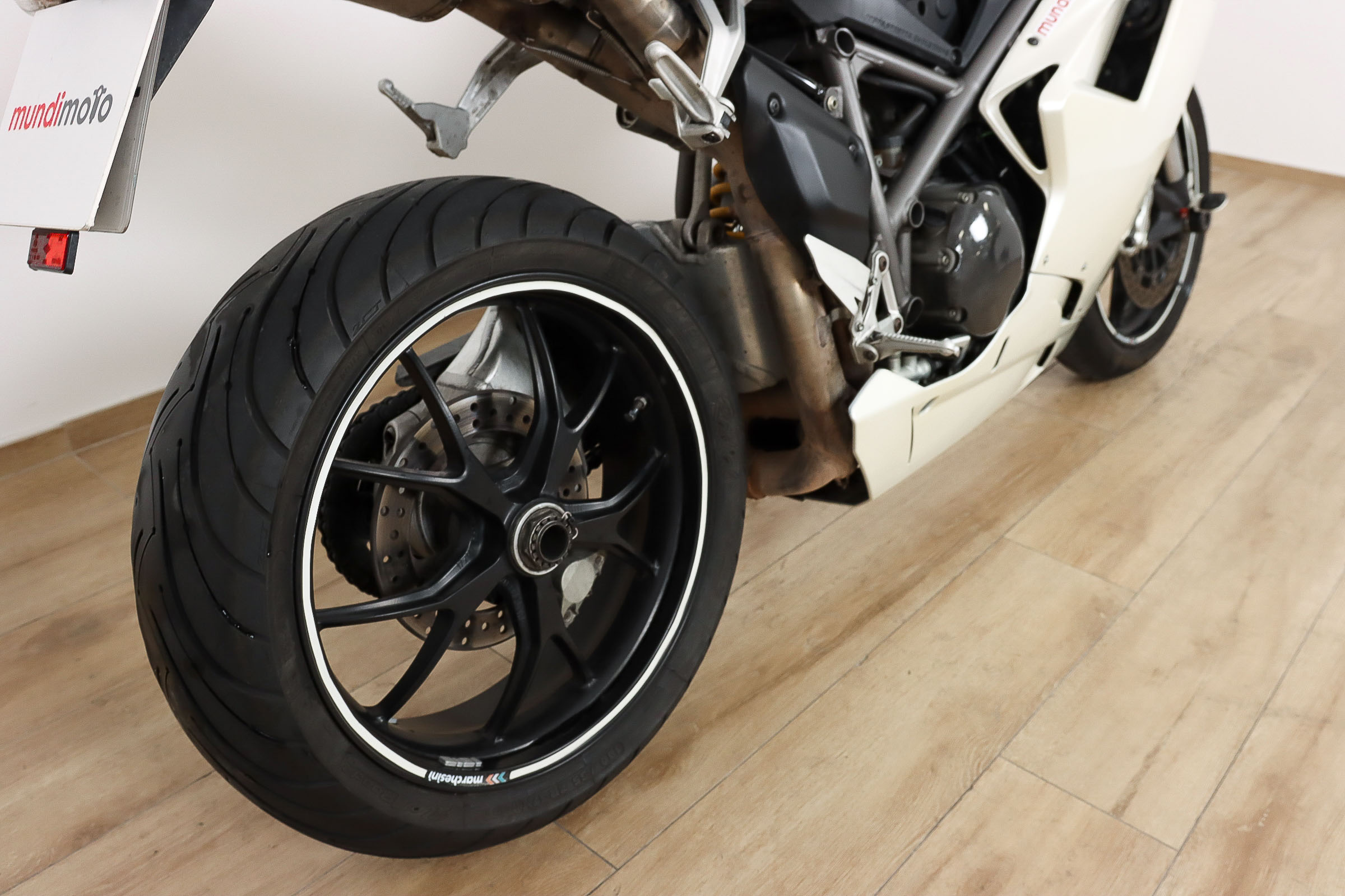 DUCATI 848 SuperbikeDUCATI7 DUCATI 848 SuperbikeDUCATI7