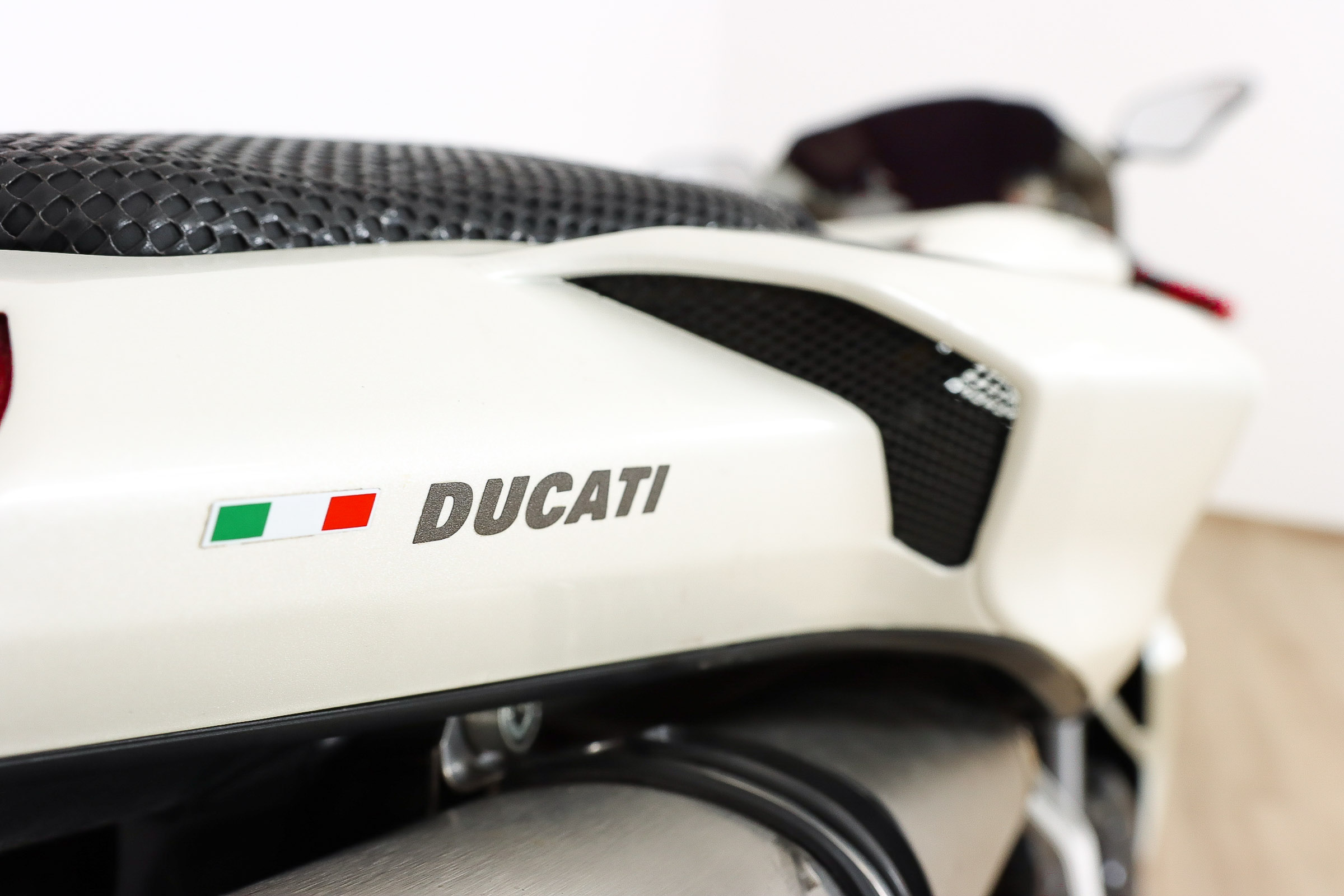 DUCATI 848 SuperbikeDUCATI9 DUCATI 848 SuperbikeDUCATI9