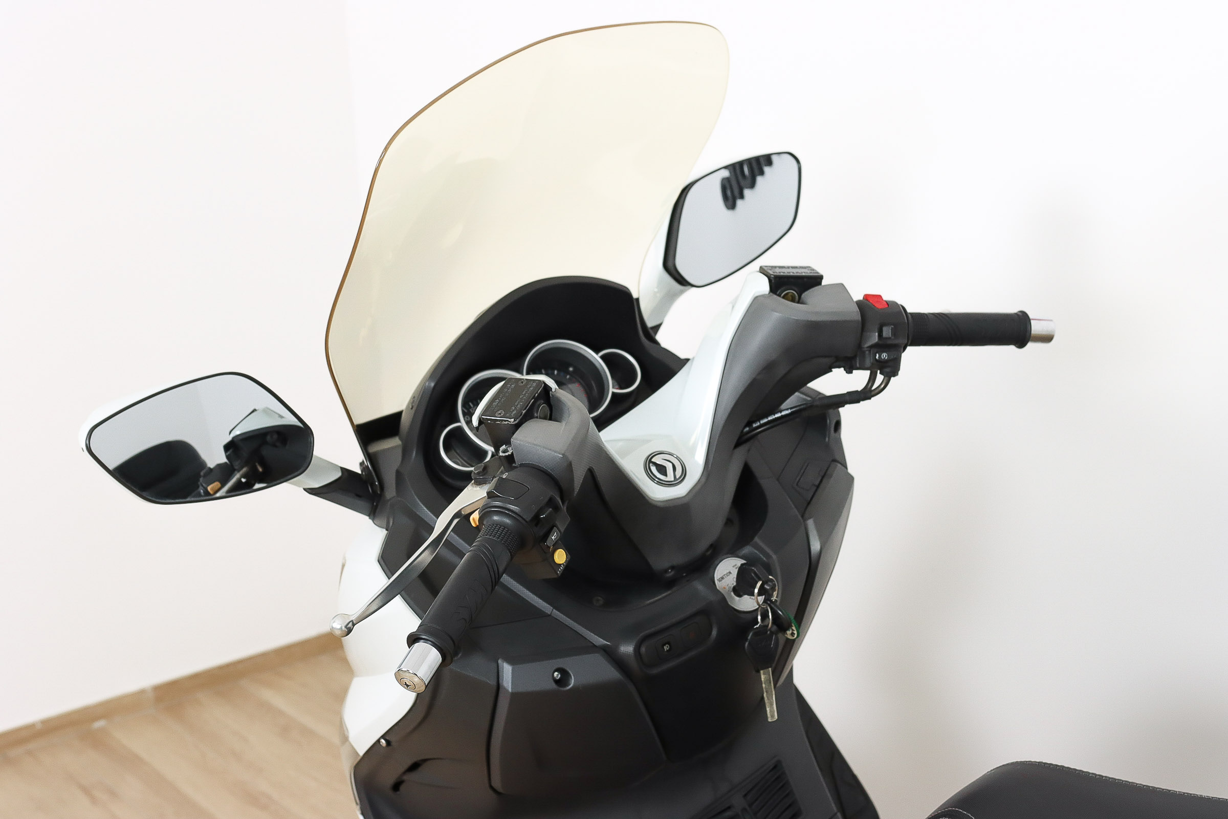 SYM JOYMAX 300i ABSSYM9 SYM JOYMAX 300i ABSSYM9