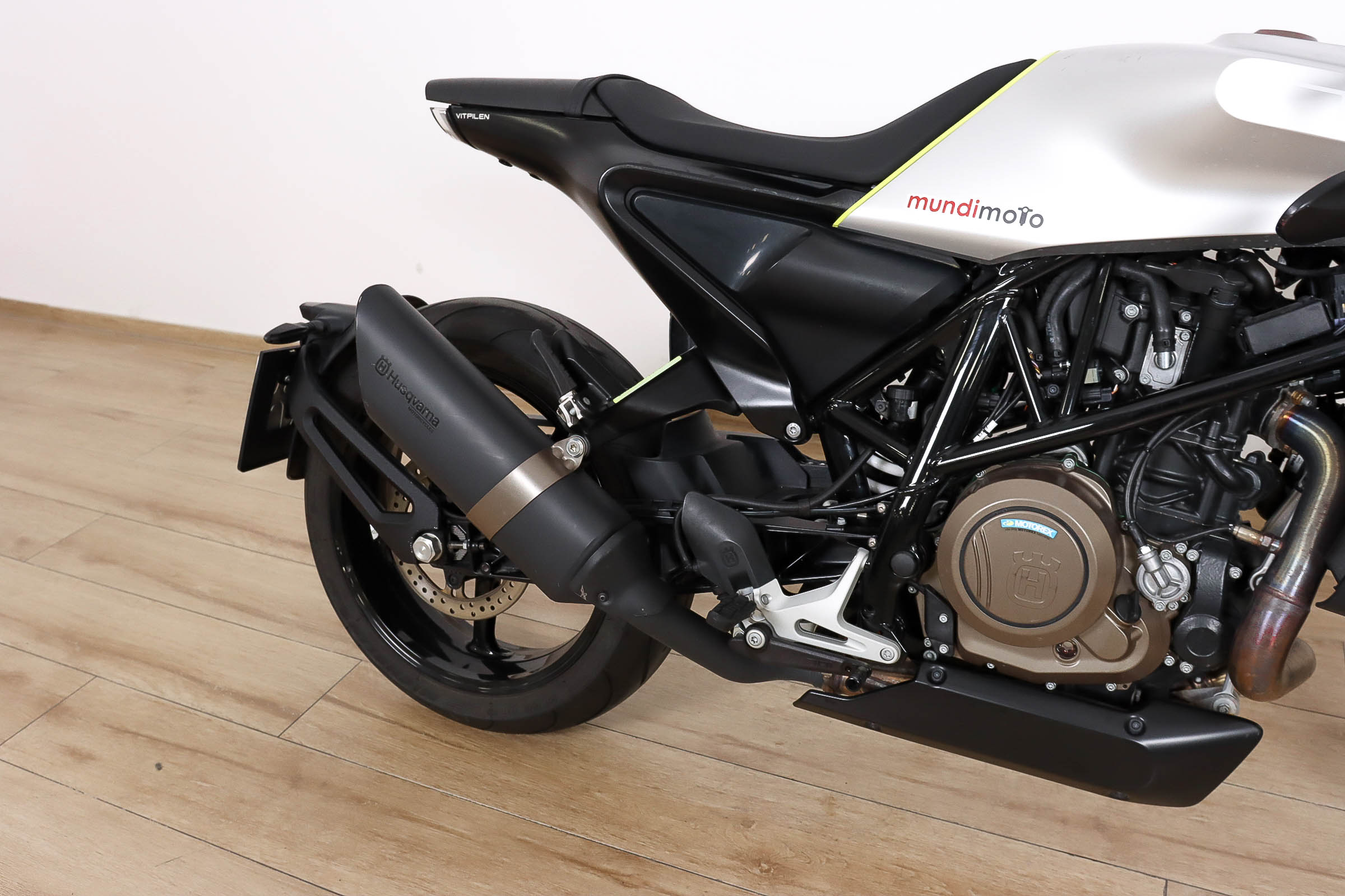 HUSQVARNA Vitpilen 701HUSQVARNA4 HUSQVARNA Vitpilen 701HUSQVARNA4