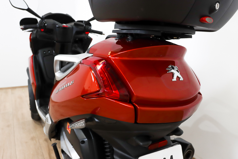 PEUGEOT Metropolis 400 promoPEUGEOT10 PEUGEOT Metropolis 400 promoPEUGEOT10