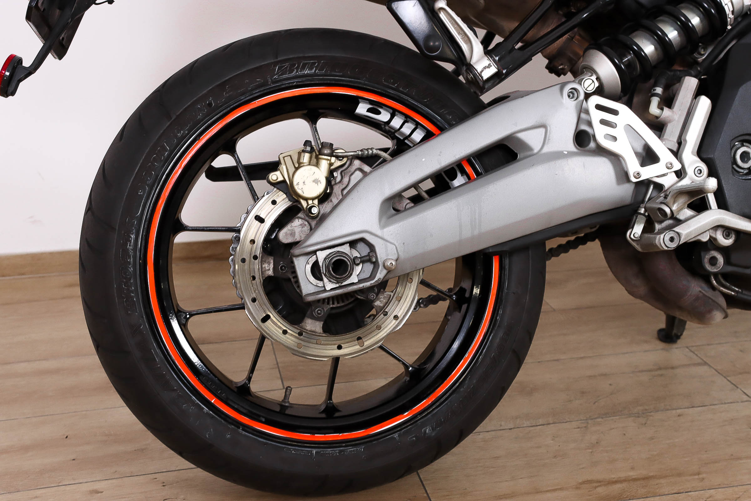 APRILIA Shiver 750APRILIA6 APRILIA Shiver 750APRILIA6