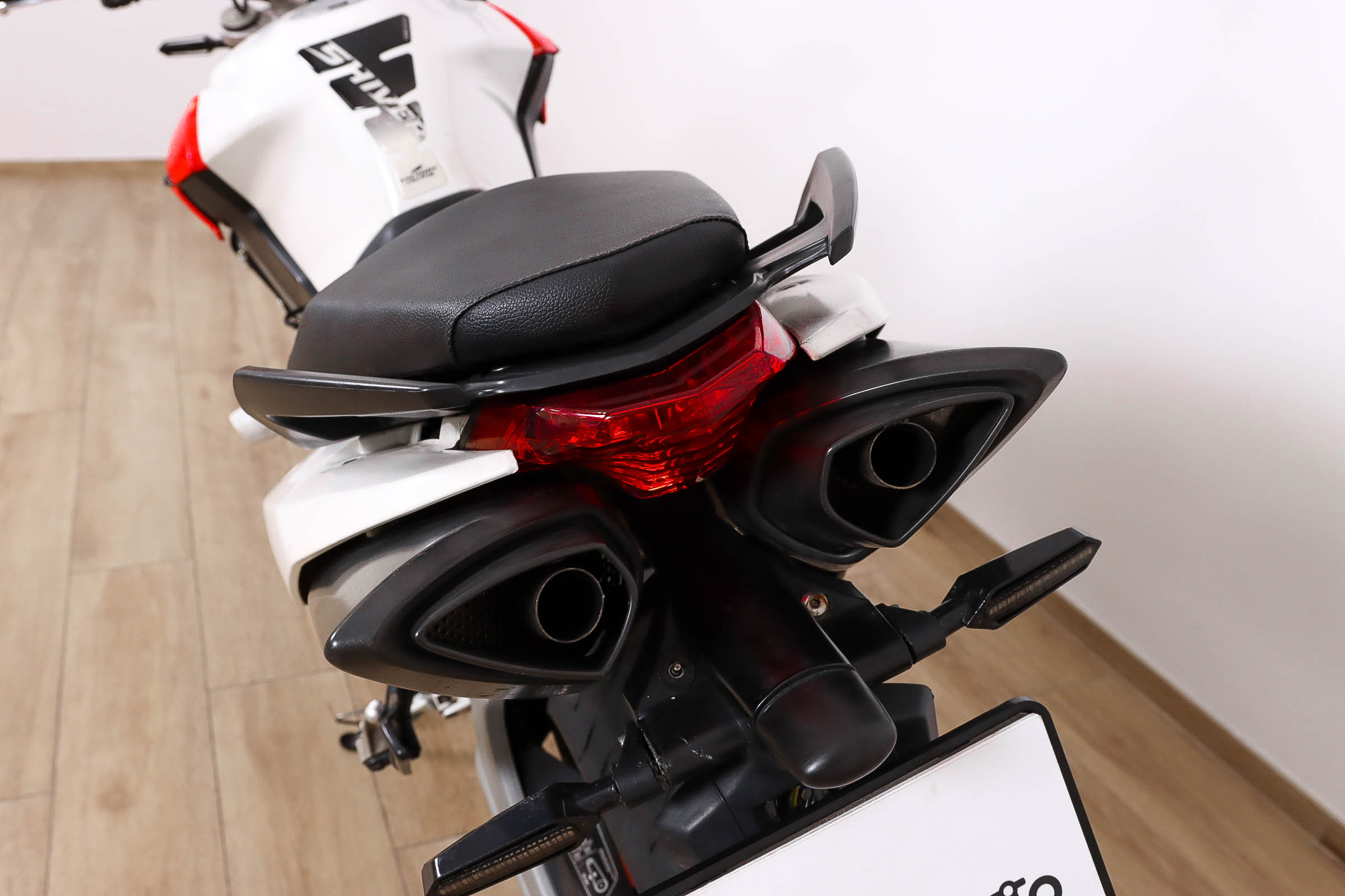 APRILIA Shiver 750APRILIA11 APRILIA Shiver 750APRILIA11