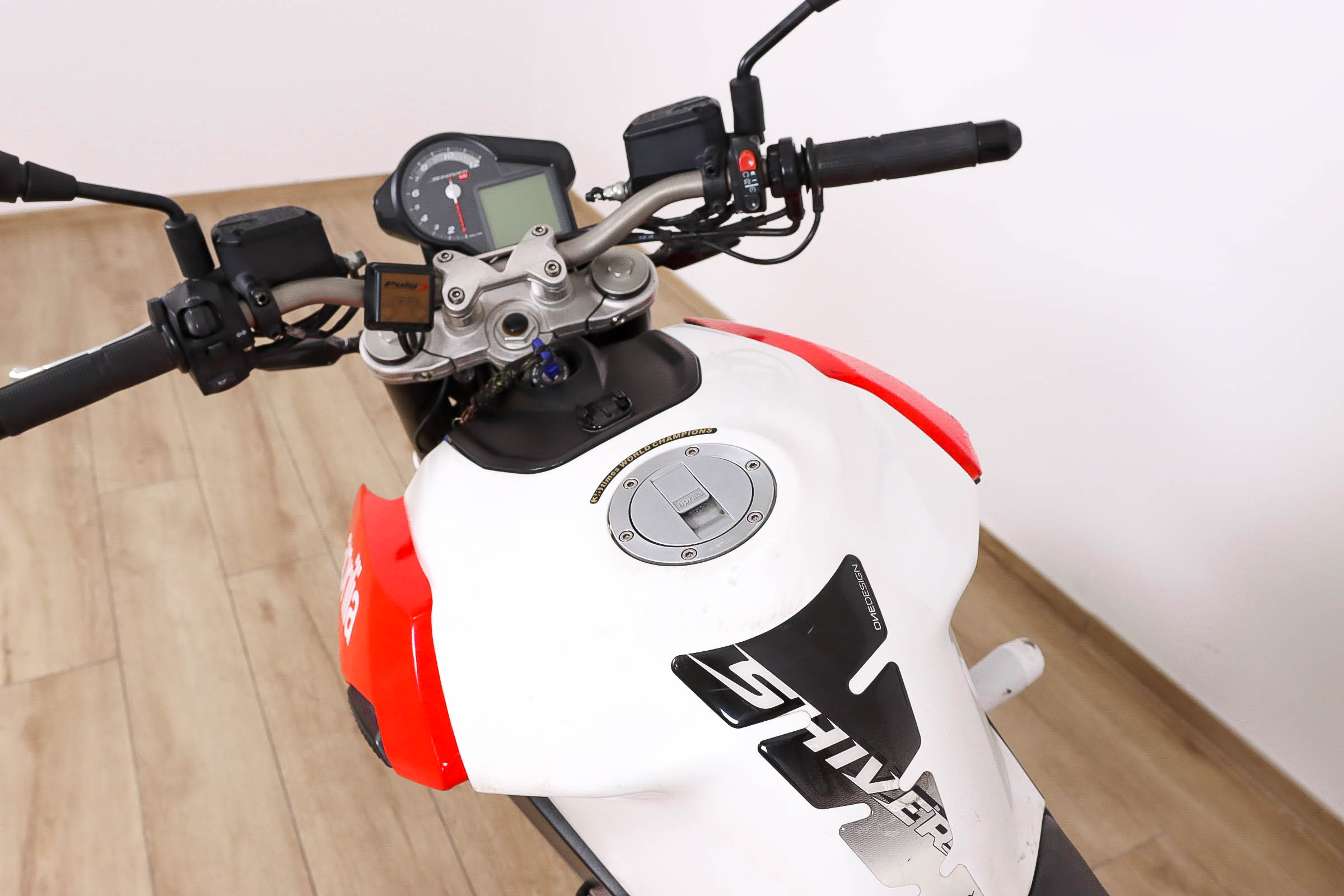 APRILIA Shiver 750APRILIA12 APRILIA Shiver 750APRILIA12