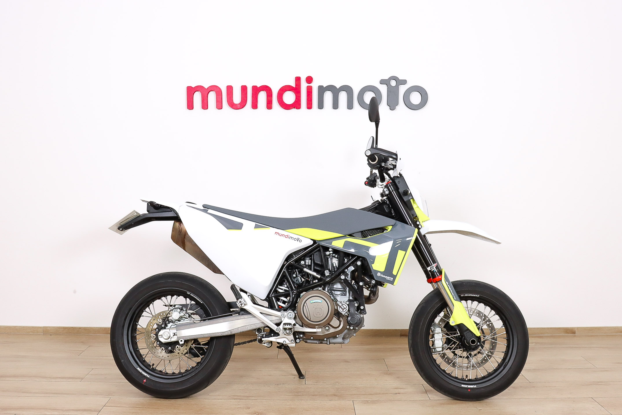 HUSQVARNA 701 SupermotoHUSQVARNA0 HUSQVARNA 701 SupermotoHUSQVARNA0