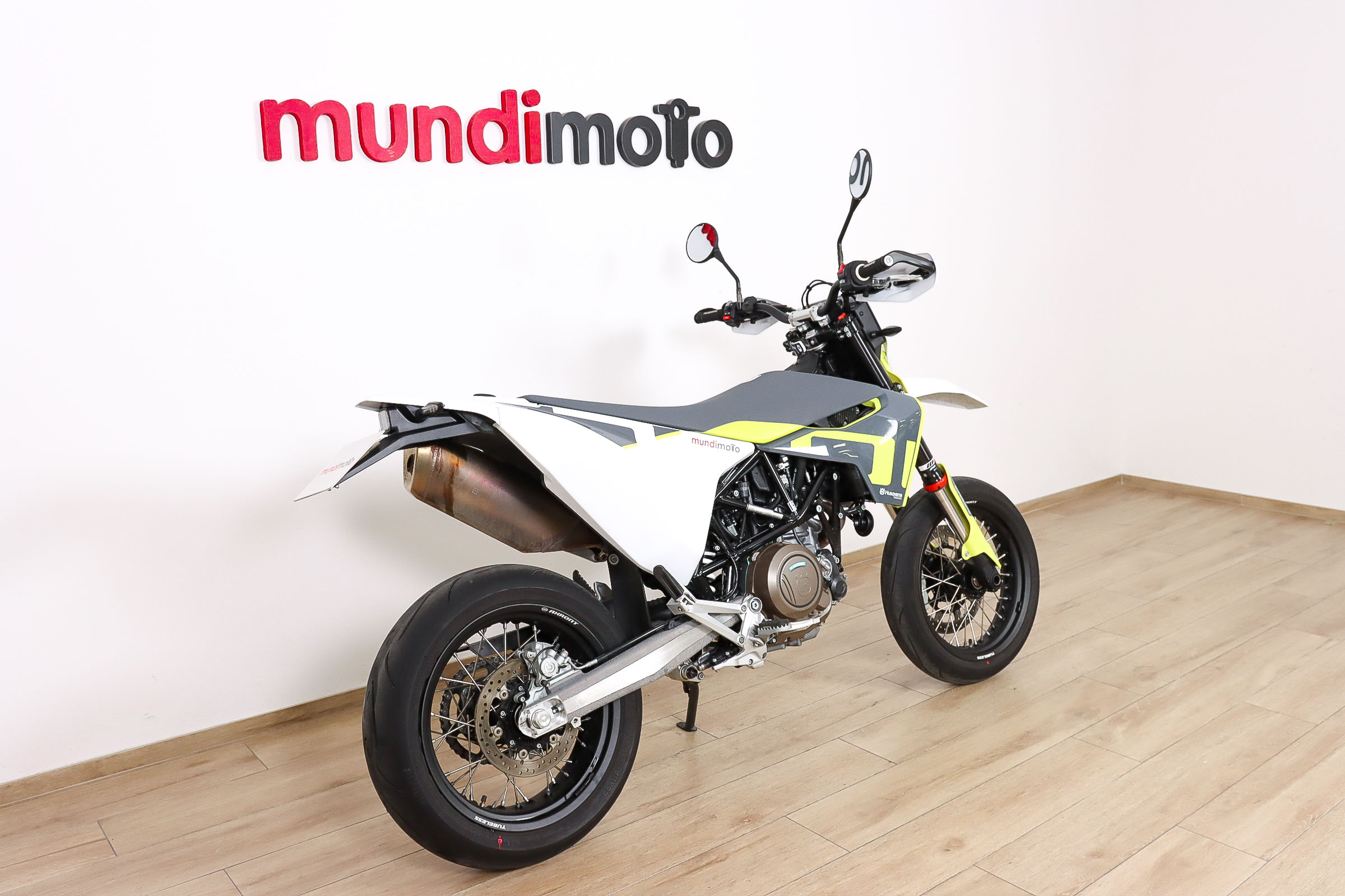 HUSQVARNA 701 SupermotoHUSQVARNA1 HUSQVARNA 701 SupermotoHUSQVARNA1