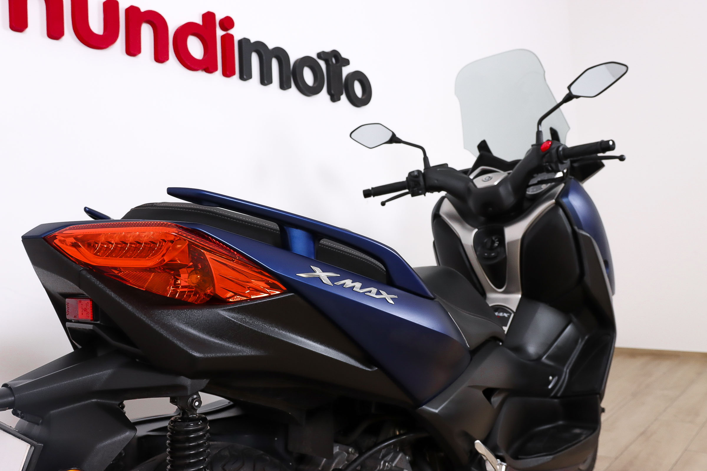 YAMAHA X-MAX 300YAMAHA4 YAMAHA X-MAX 300YAMAHA4