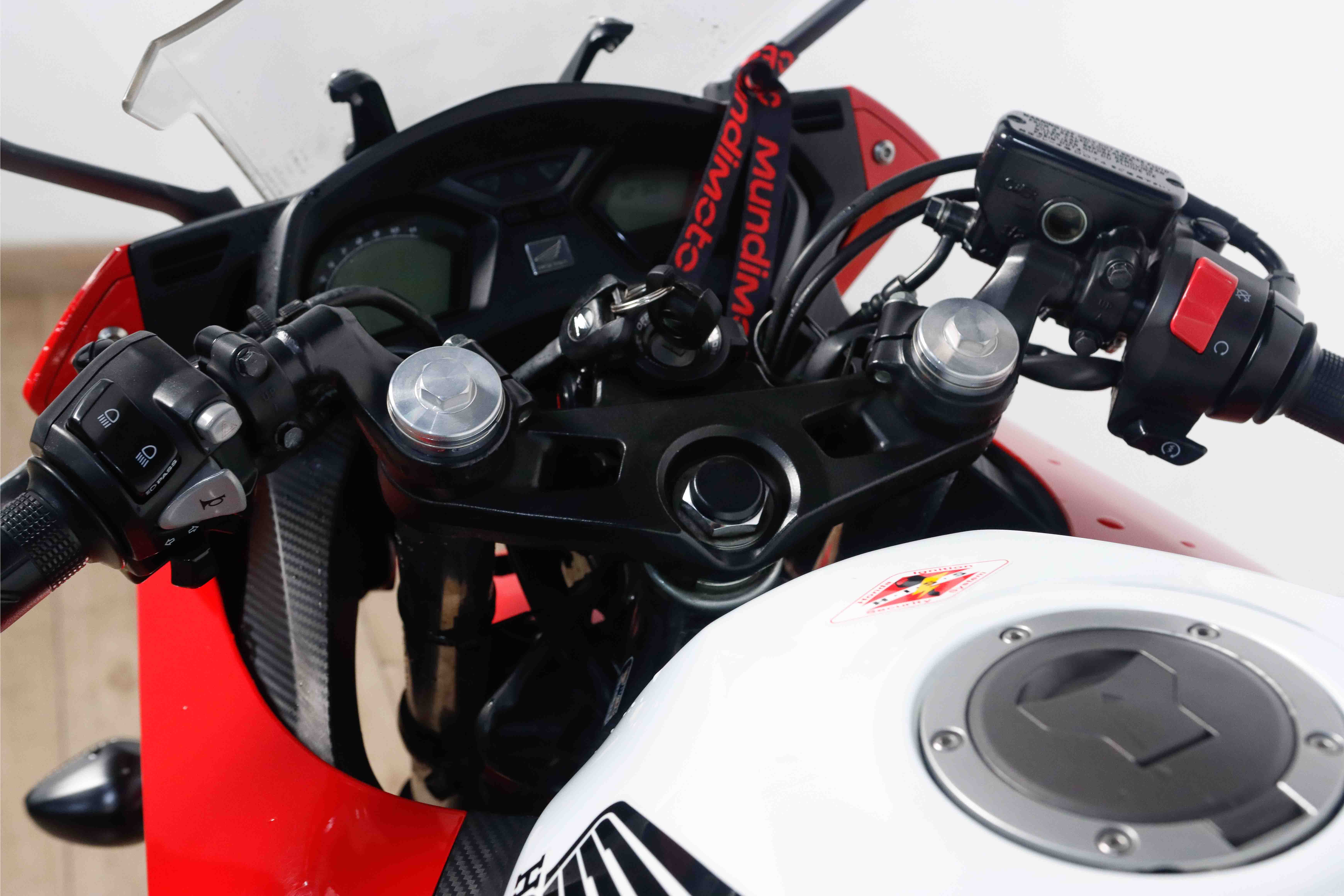 HONDA CBR 650FHONDA9 HONDA CBR 650FHONDA9