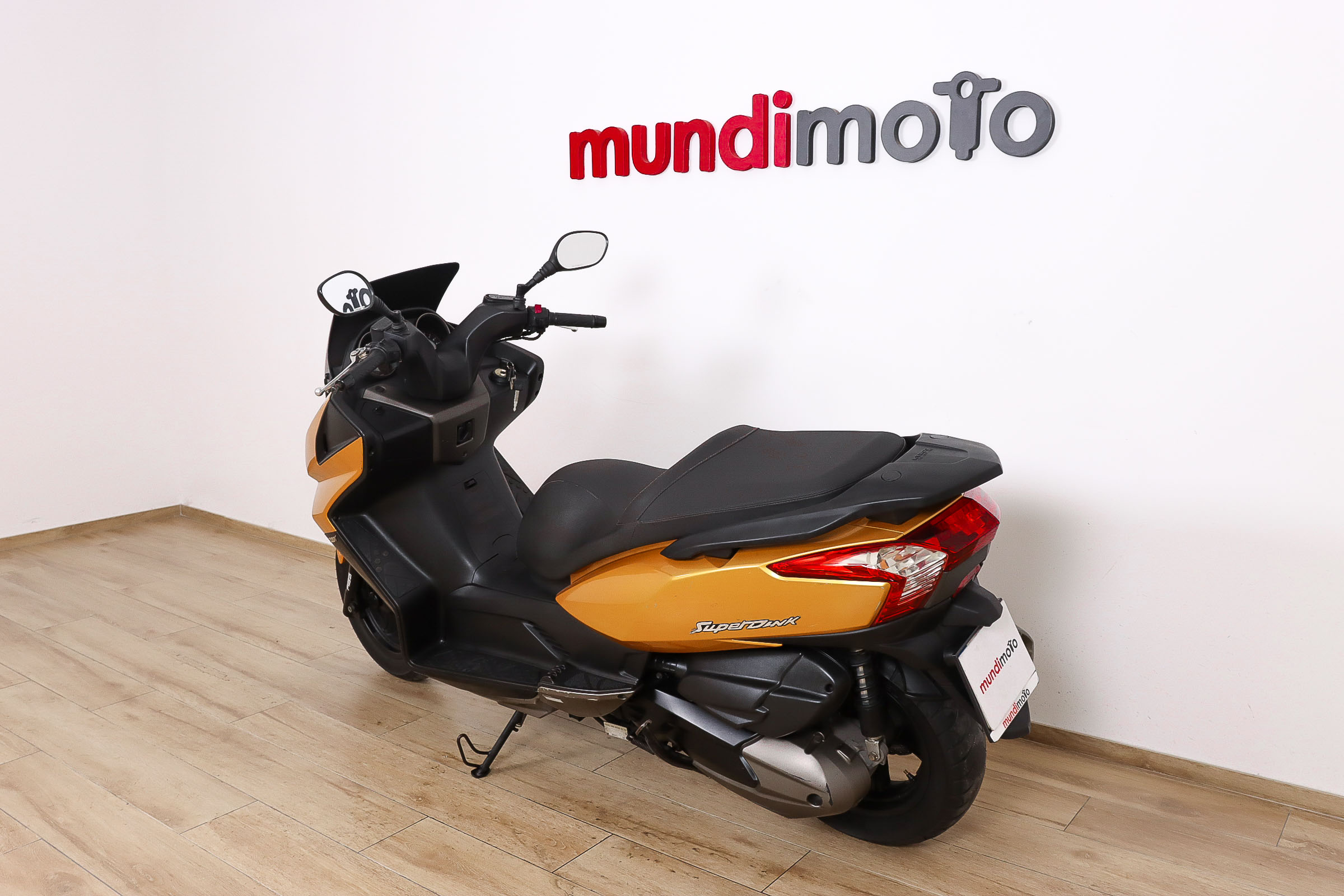 KYMCO Super Dink 300iKYMCO8 KYMCO Super Dink 300iKYMCO8