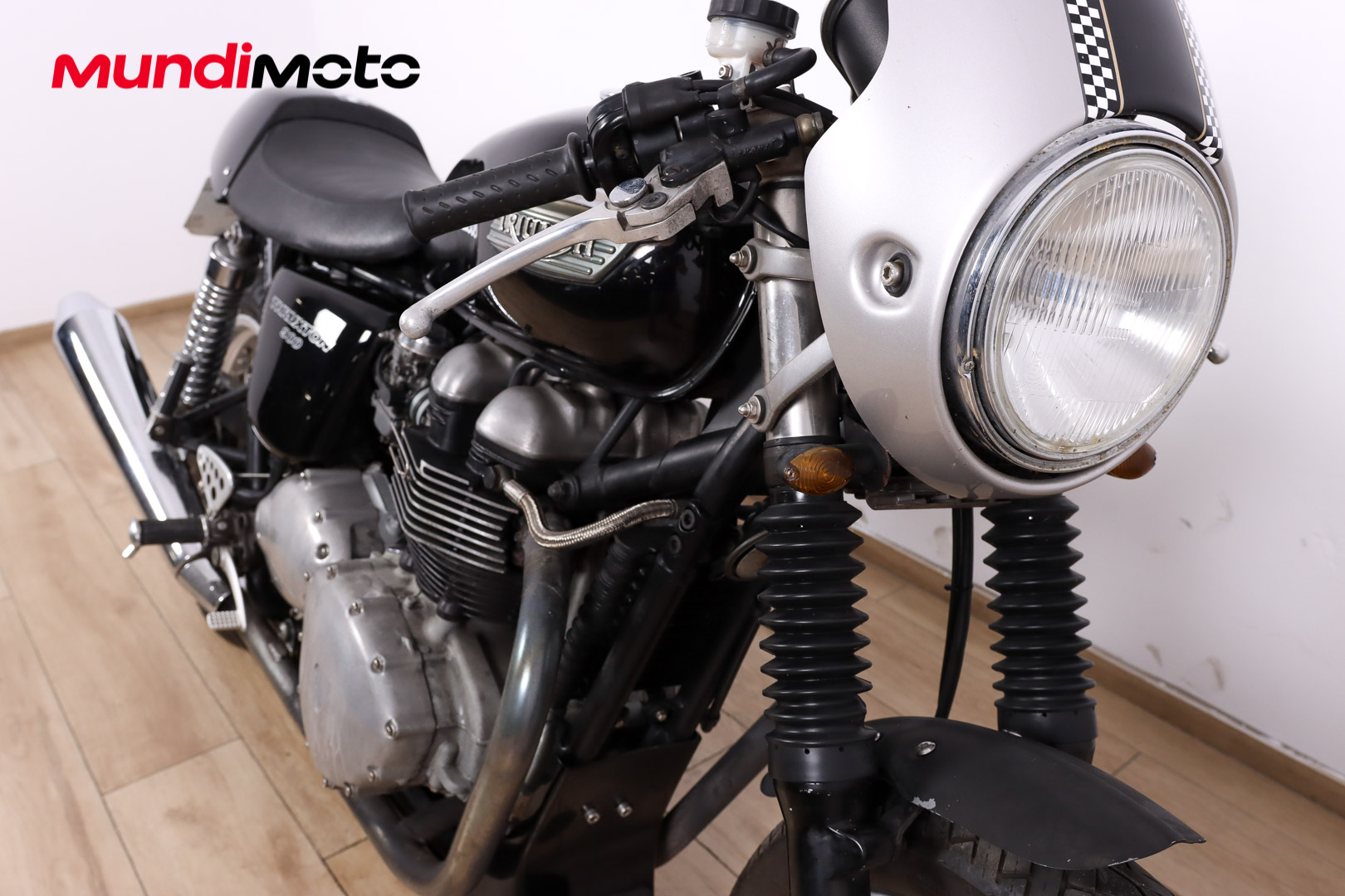 TRIUMPH Thruxton EFITRIUMPH3 TRIUMPH Thruxton EFITRIUMPH3