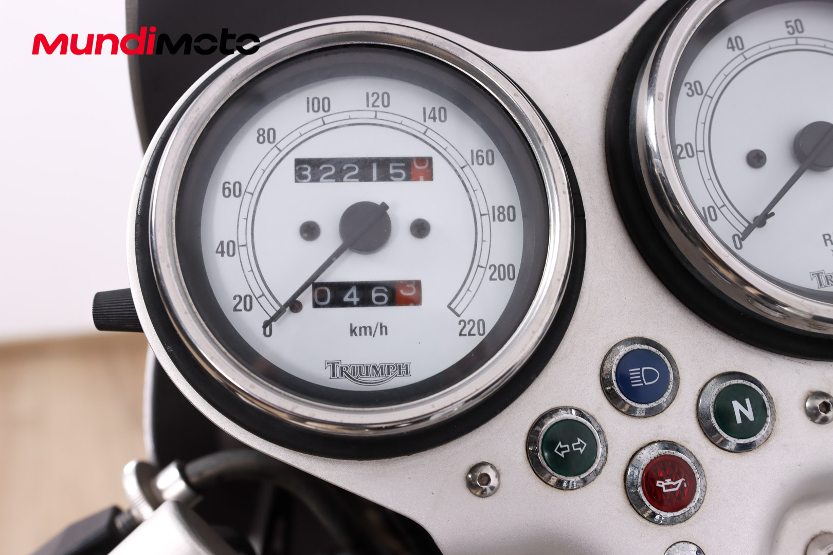 TRIUMPH Thruxton EFITRIUMPH12 TRIUMPH Thruxton EFITRIUMPH12