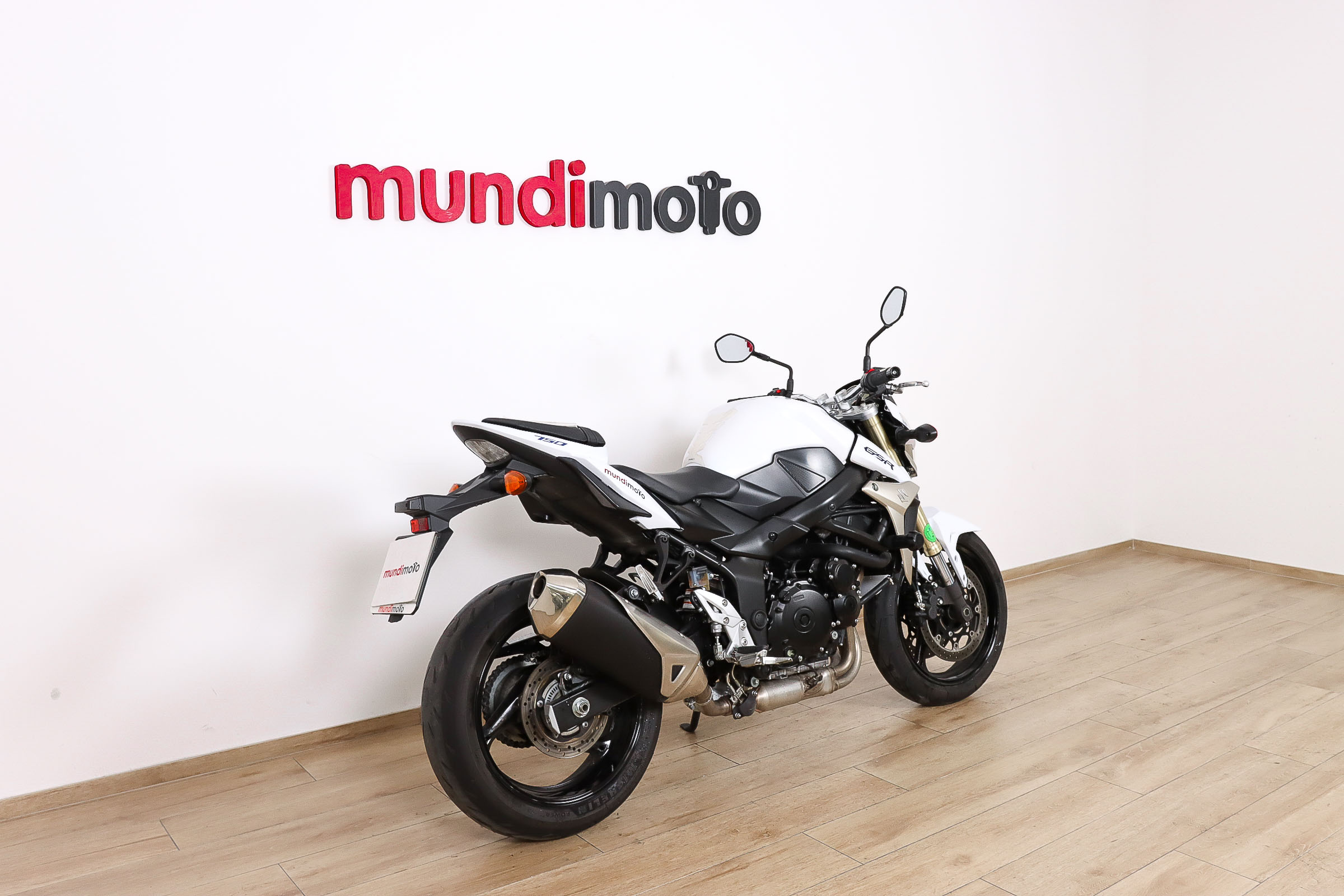 SUZUKI GSR 750SUZUKI2 SUZUKI GSR 750SUZUKI2