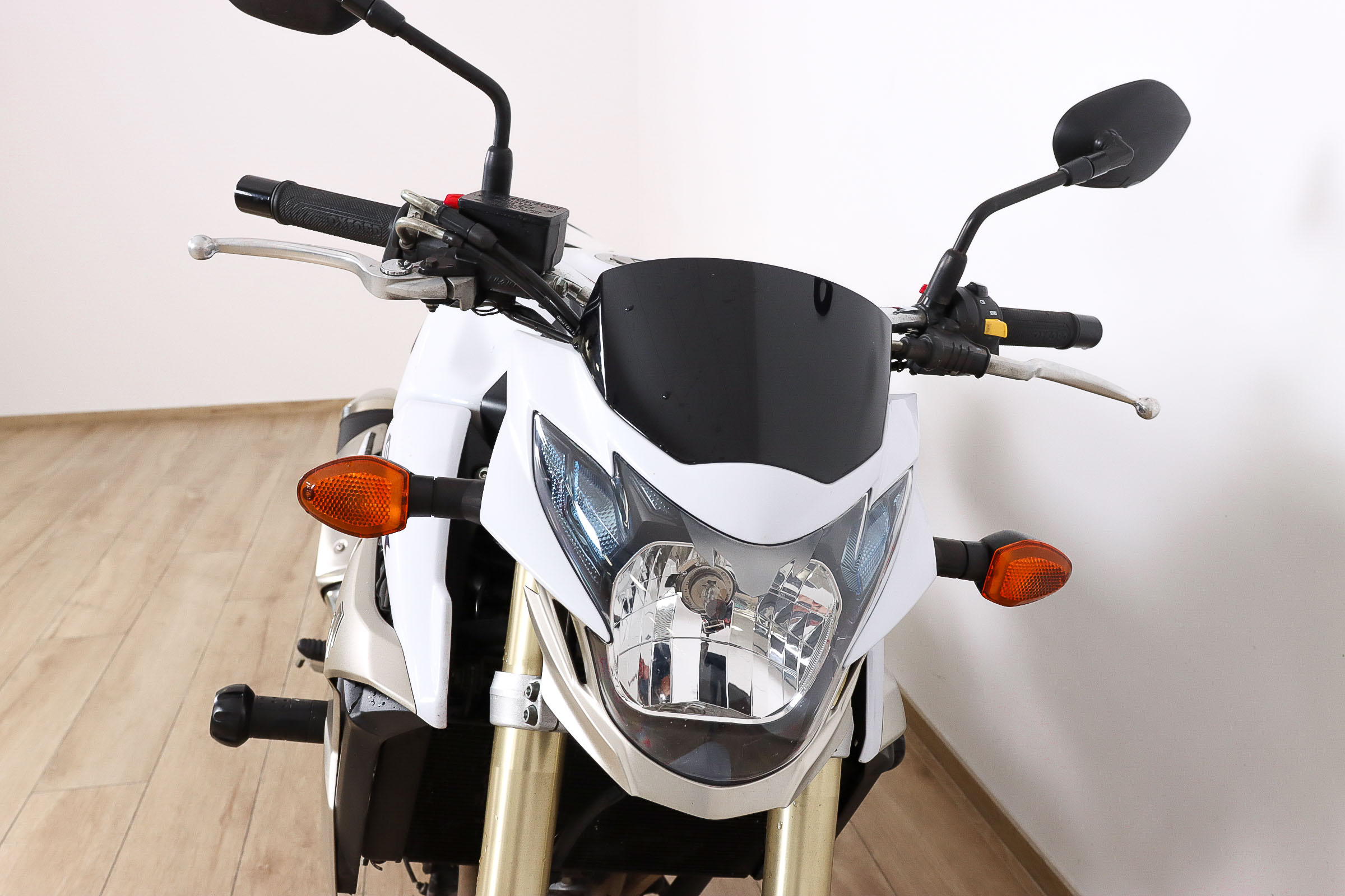 SUZUKI GSR 750SUZUKI3 SUZUKI GSR 750SUZUKI3