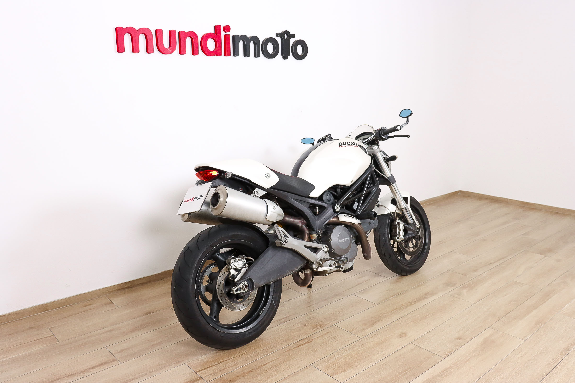 DUCATI MONSTER 696DUCATI1 DUCATI MONSTER 696DUCATI1