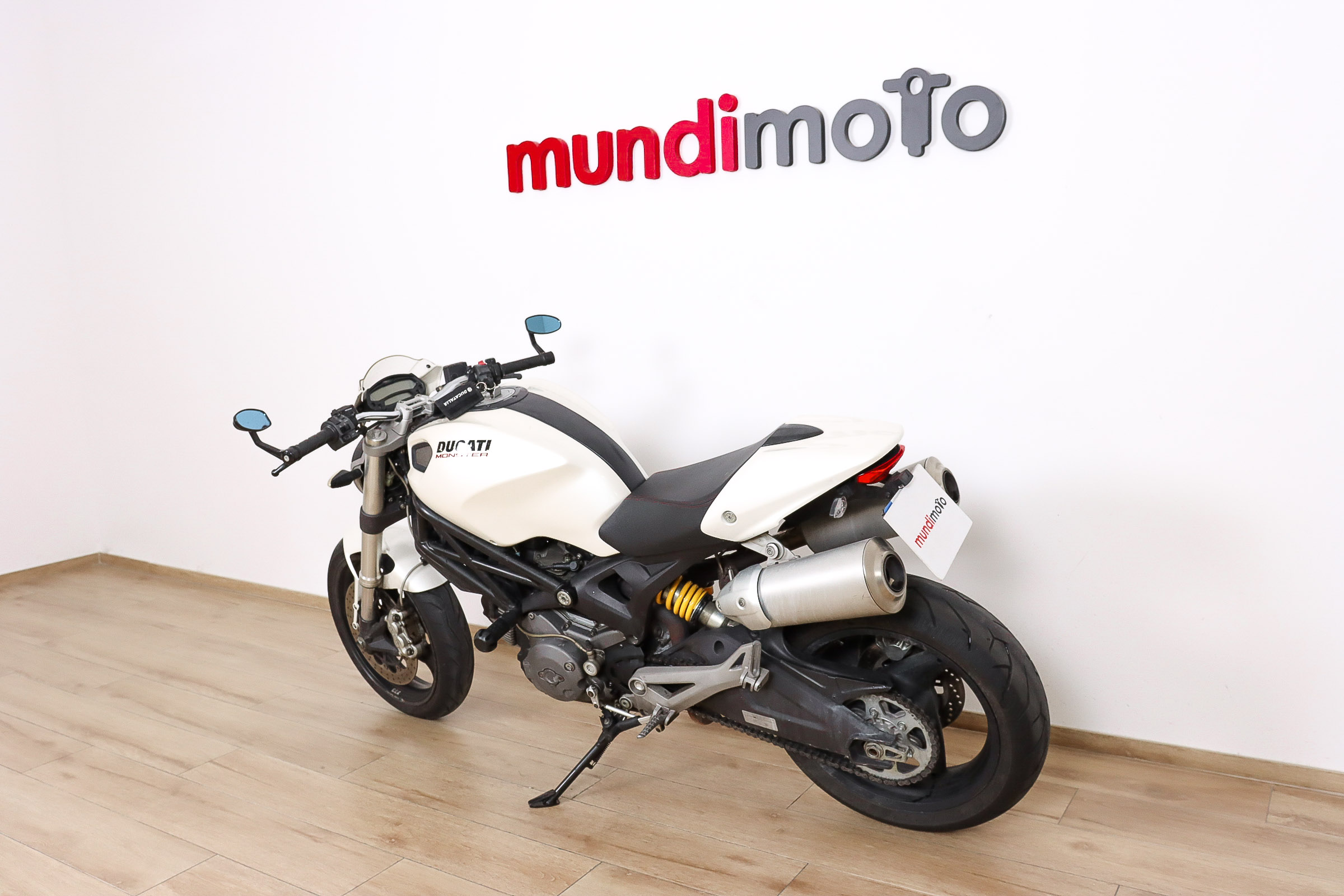 DUCATI MONSTER 696DUCATI8 DUCATI MONSTER 696DUCATI8