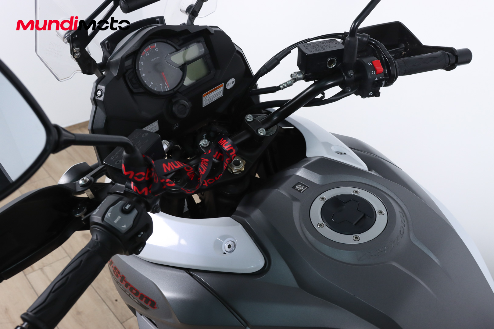 SUZUKI V-Strom 1000 ABS promoSUZUKI12 SUZUKI V-Strom 1000 ABS promoSUZUKI12