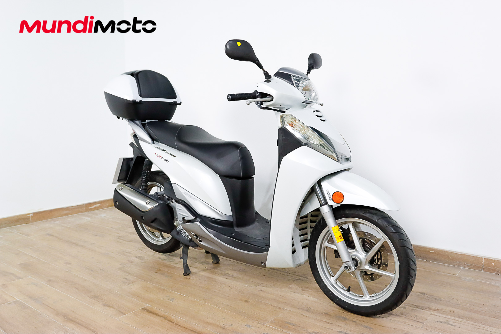 HONDA SCOOPY SH300i ABS Top BoxHONDA1 HONDA SCOOPY SH300i ABS Top BoxHONDA1