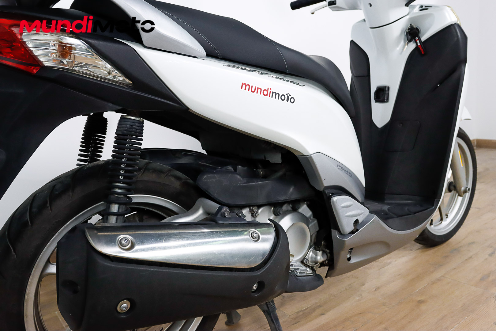 HONDA SCOOPY SH300i ABS Top BoxHONDA3 HONDA SCOOPY SH300i ABS Top BoxHONDA3