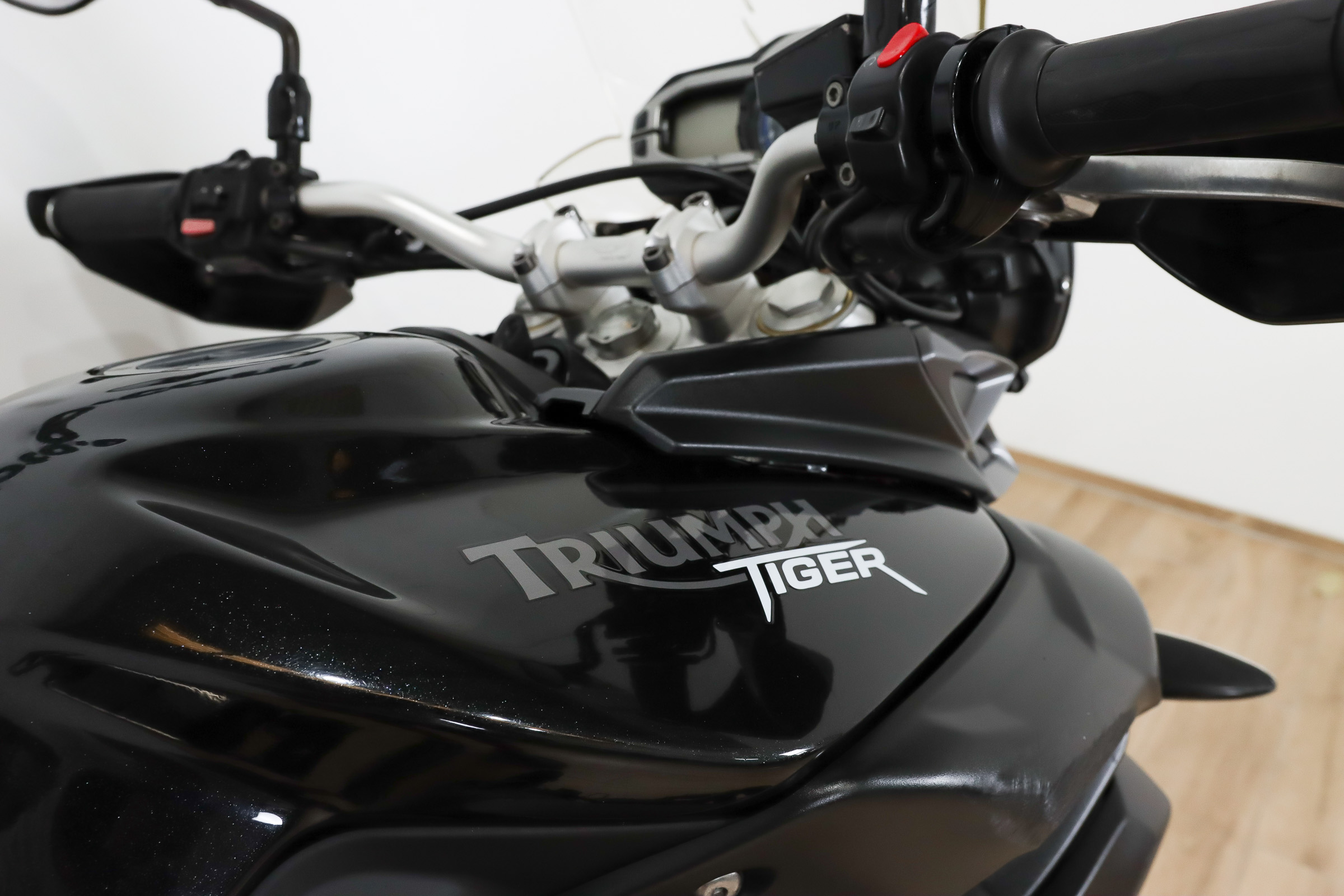 TRIUMPH TIGER 800TRIUMPH5 TRIUMPH TIGER 800TRIUMPH5