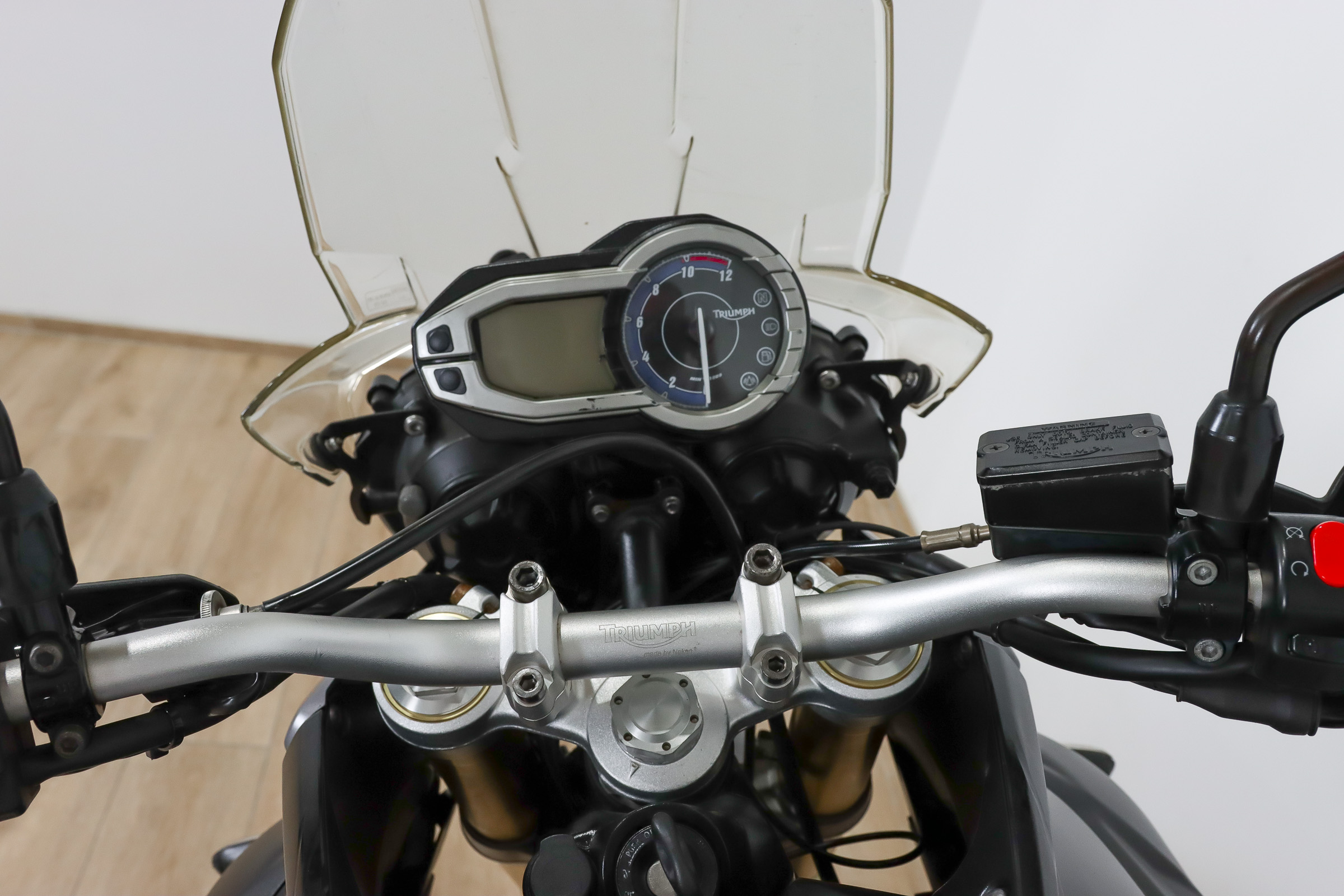 TRIUMPH TIGER 800TRIUMPH9 TRIUMPH TIGER 800TRIUMPH9