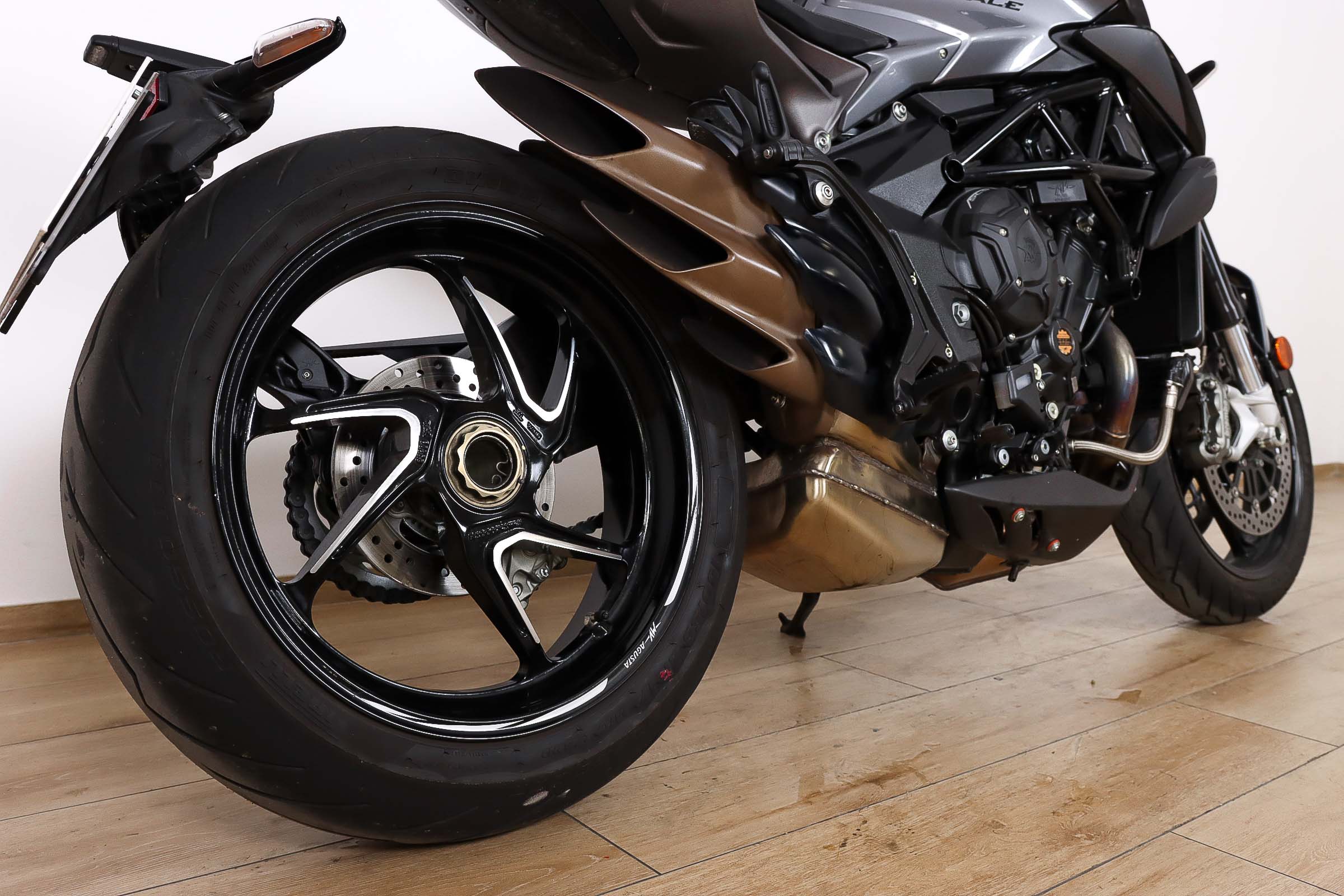 MV AGUSTA BRUTALE 800 RRMV AGUSTA5 MV AGUSTA BRUTALE 800 RRMV AGUSTA5