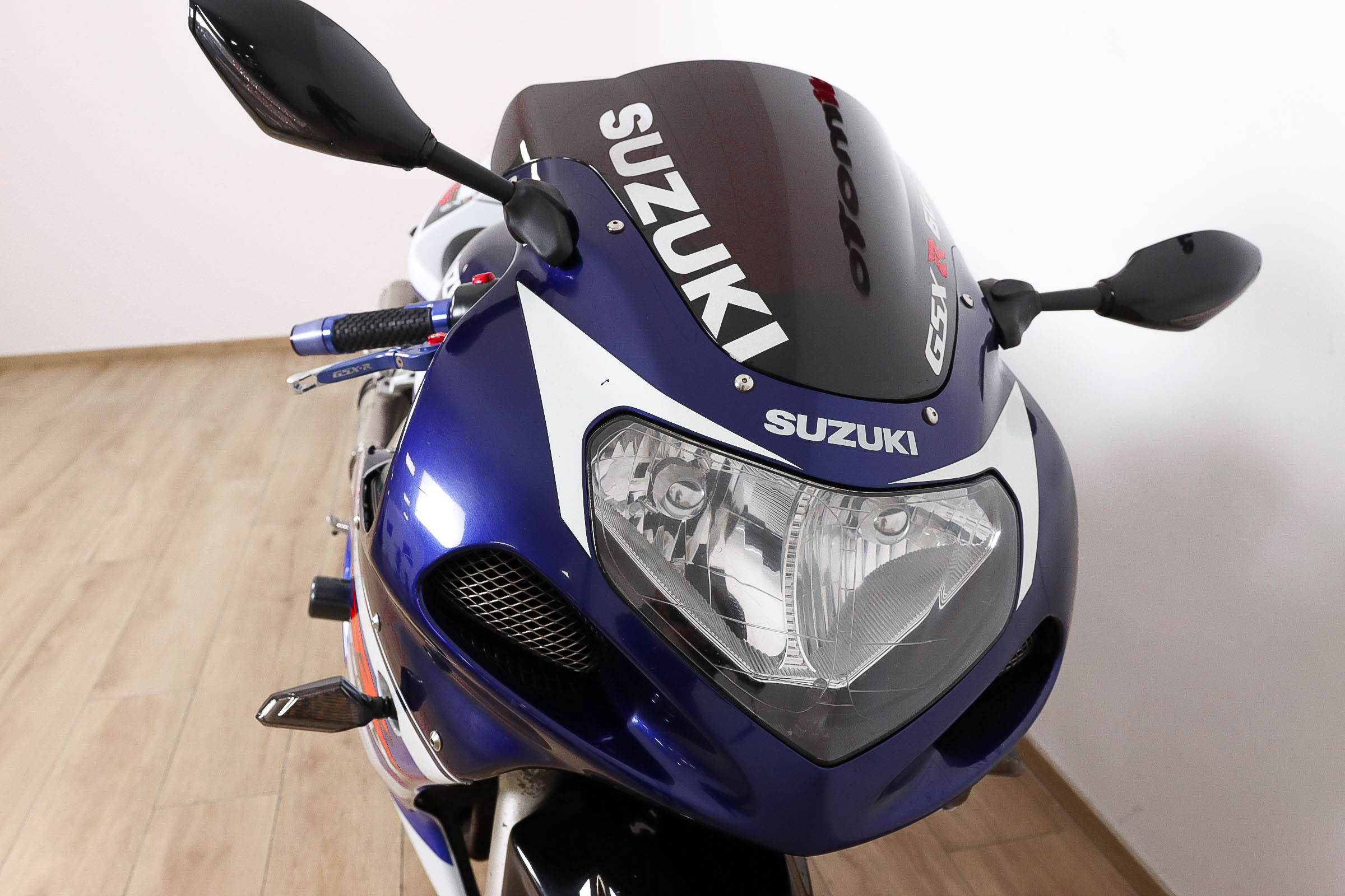 SUZUKI GSX R600SUZUKI3 SUZUKI GSX R600SUZUKI3
