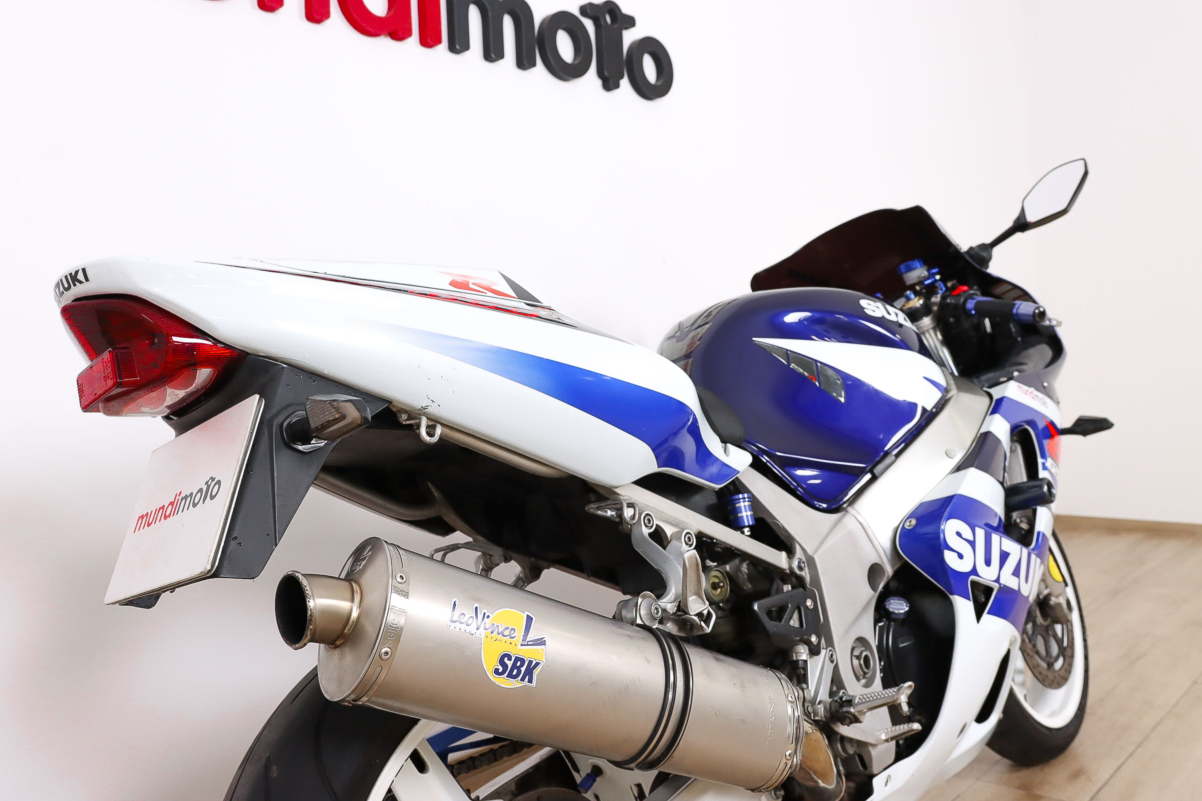 SUZUKI GSX R600SUZUKI4 SUZUKI GSX R600SUZUKI4