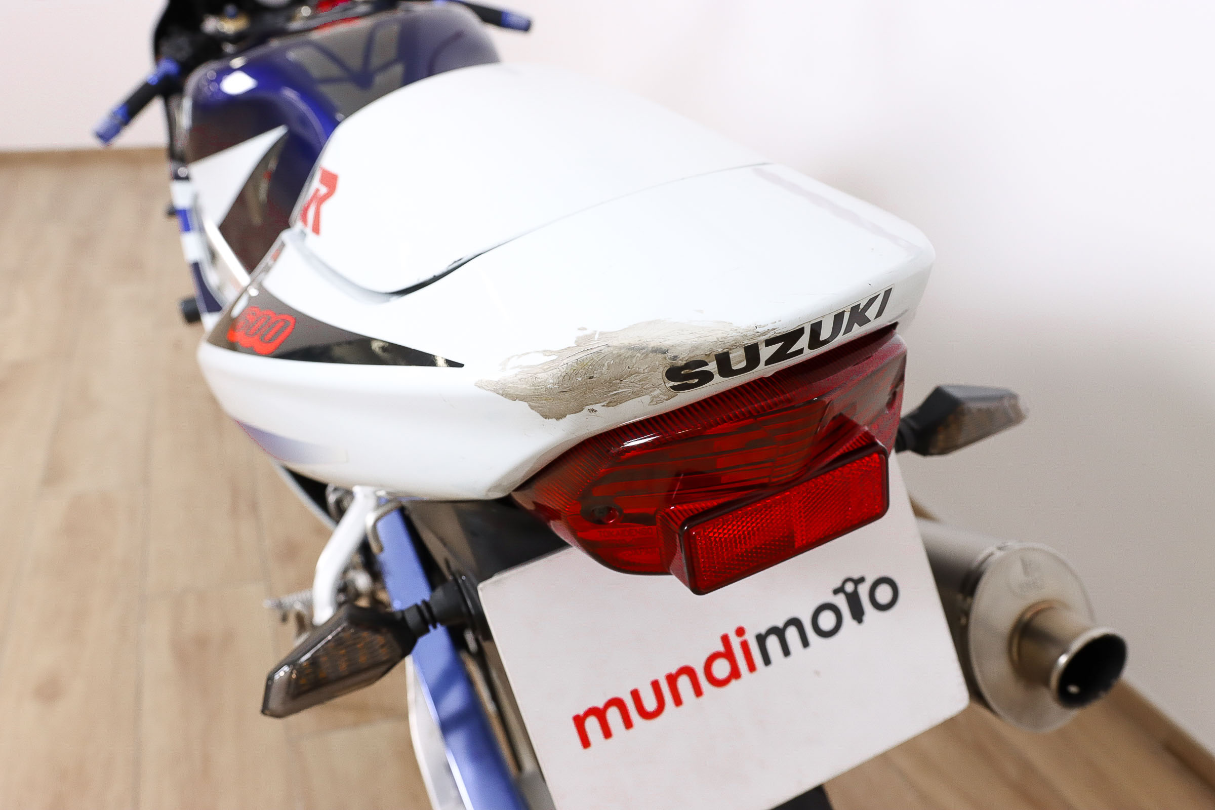 SUZUKI GSX R600SUZUKI8 SUZUKI GSX R600SUZUKI8