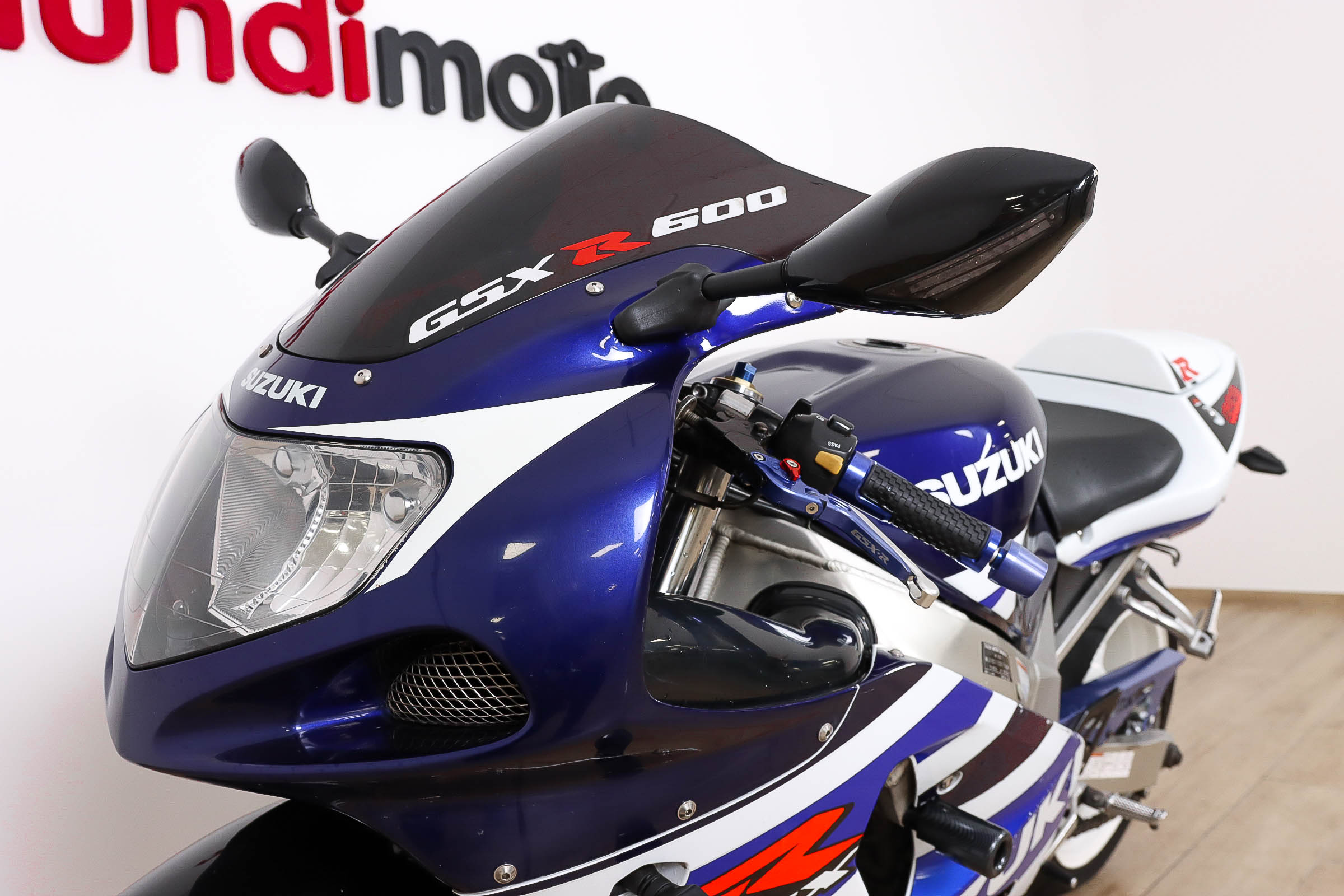 SUZUKI GSX R600SUZUKI10 SUZUKI GSX R600SUZUKI10
