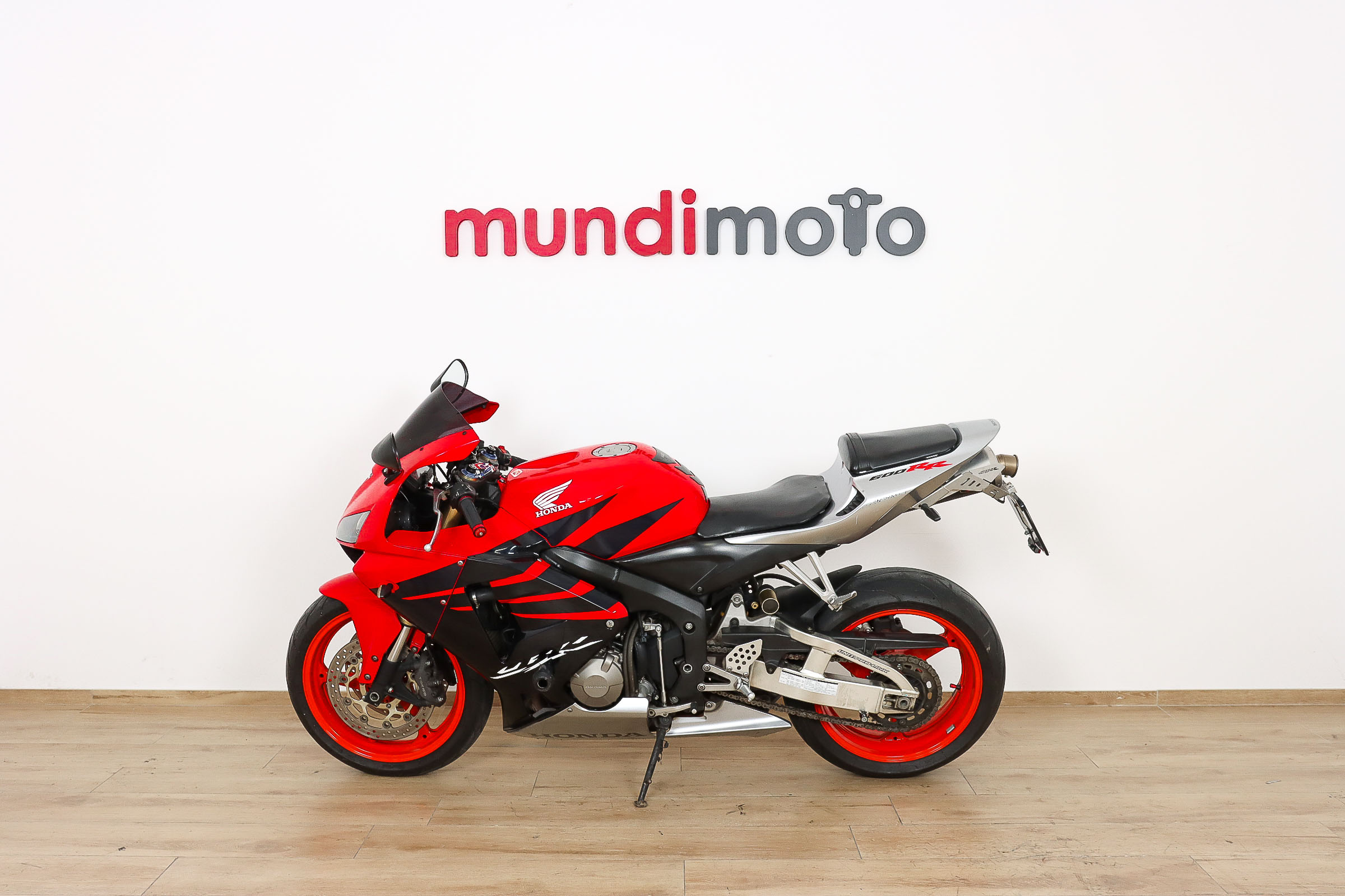 HONDA CBR 600 RRHONDA8 HONDA CBR 600 RRHONDA8