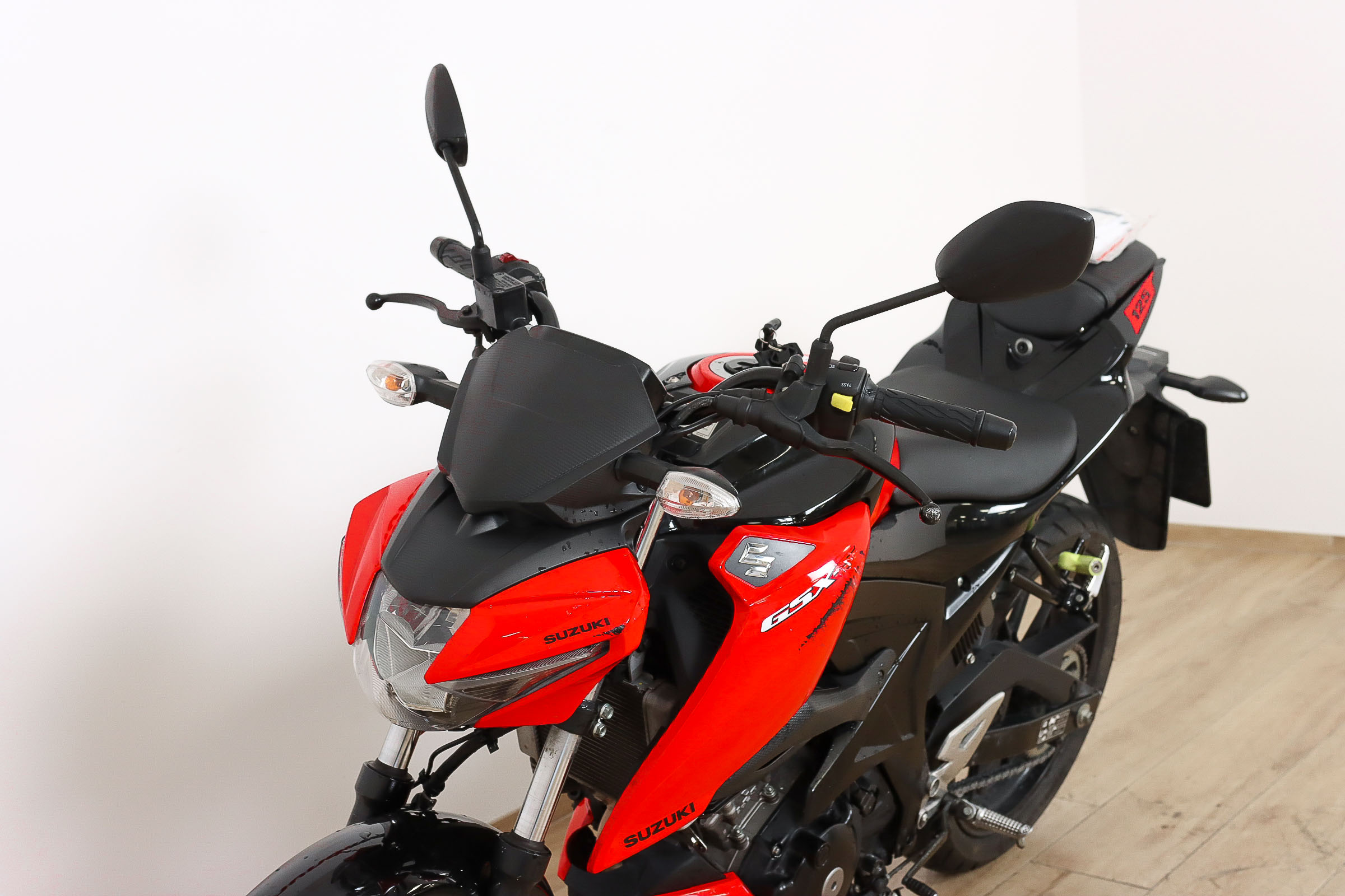 SUZUKI GSX-S 125SUZUKI9 SUZUKI GSX-S 125SUZUKI9