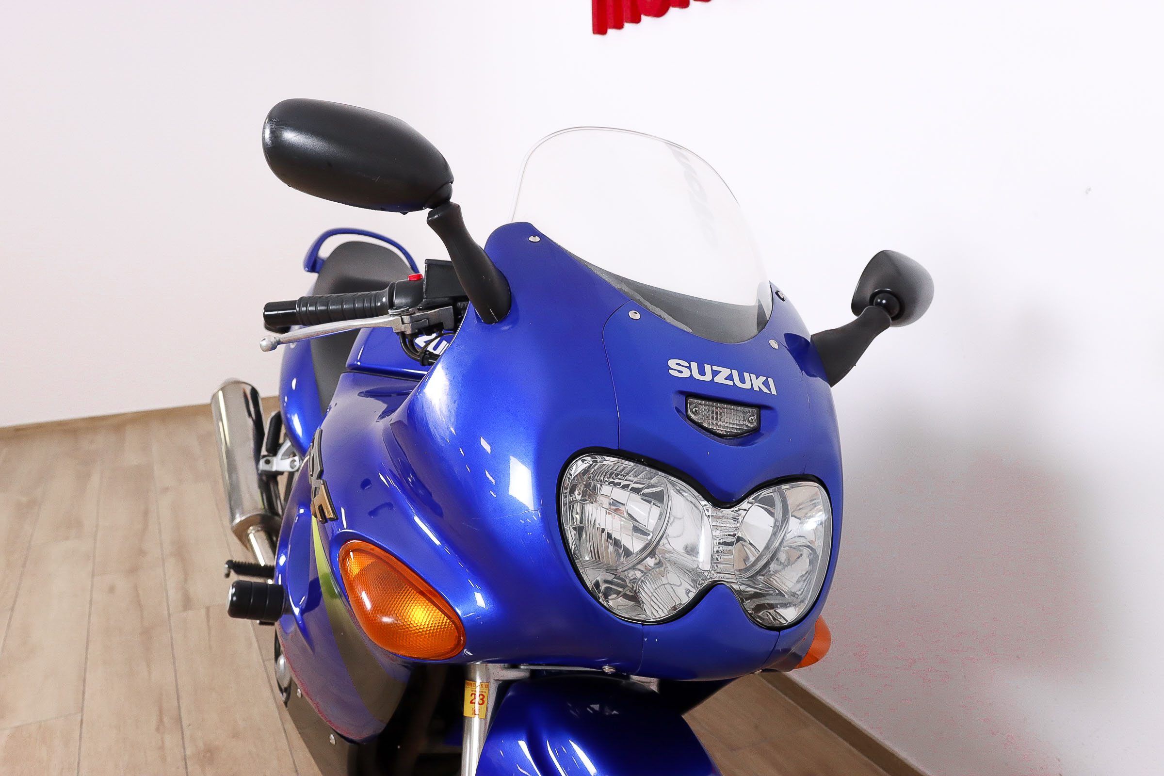 SUZUKI GSX 600F promoSUZUKI4 SUZUKI GSX 600F promoSUZUKI4