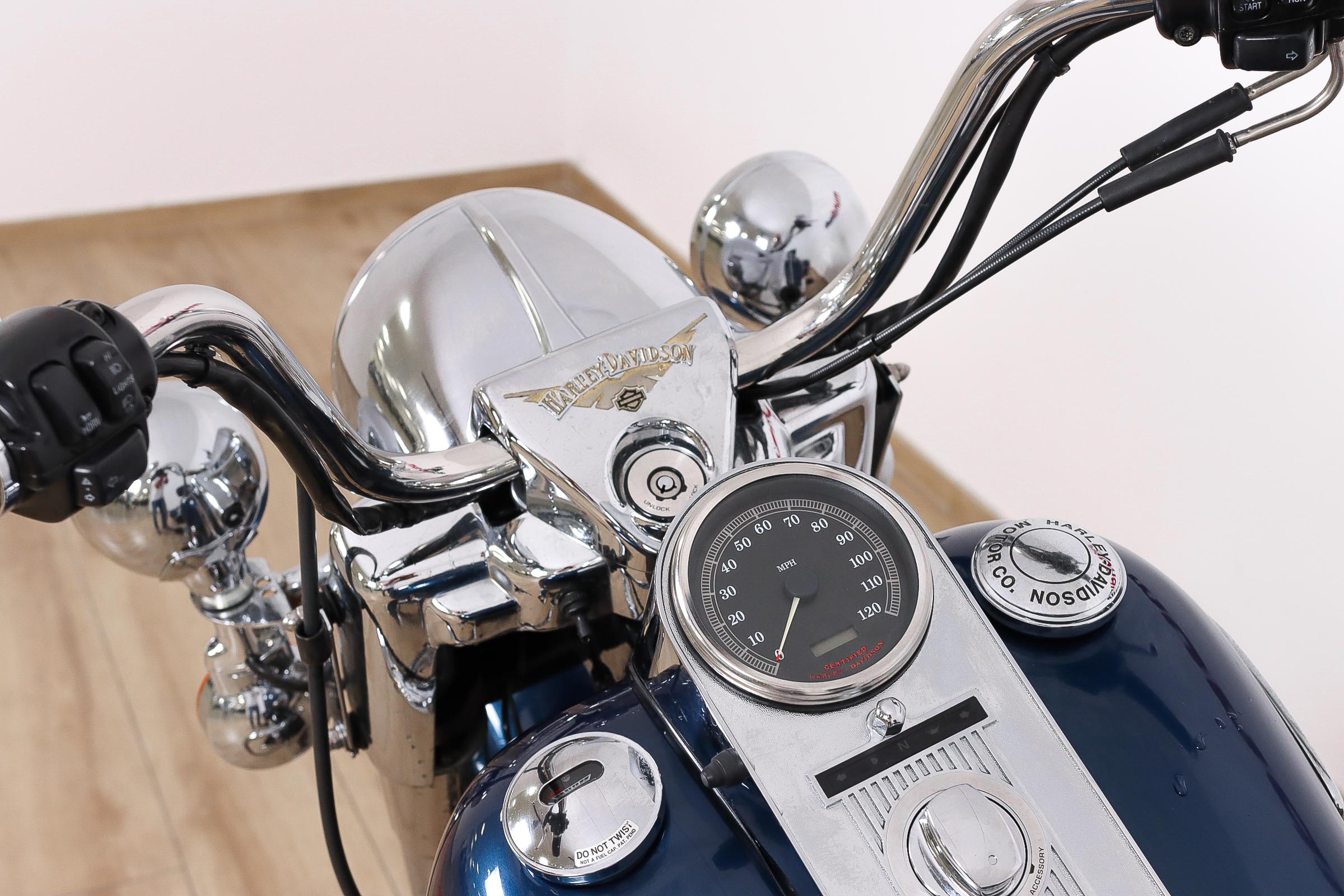 HARLEY DAVIDSON Touring Road KingHARLEY DAVIDSON11 HARLEY DAVIDSON Touring Road KingHARLEY DAVIDSON11