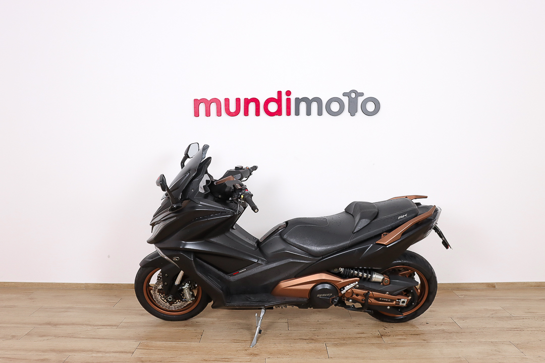 KYMCO AK 550KYMCO6 KYMCO AK 550KYMCO6