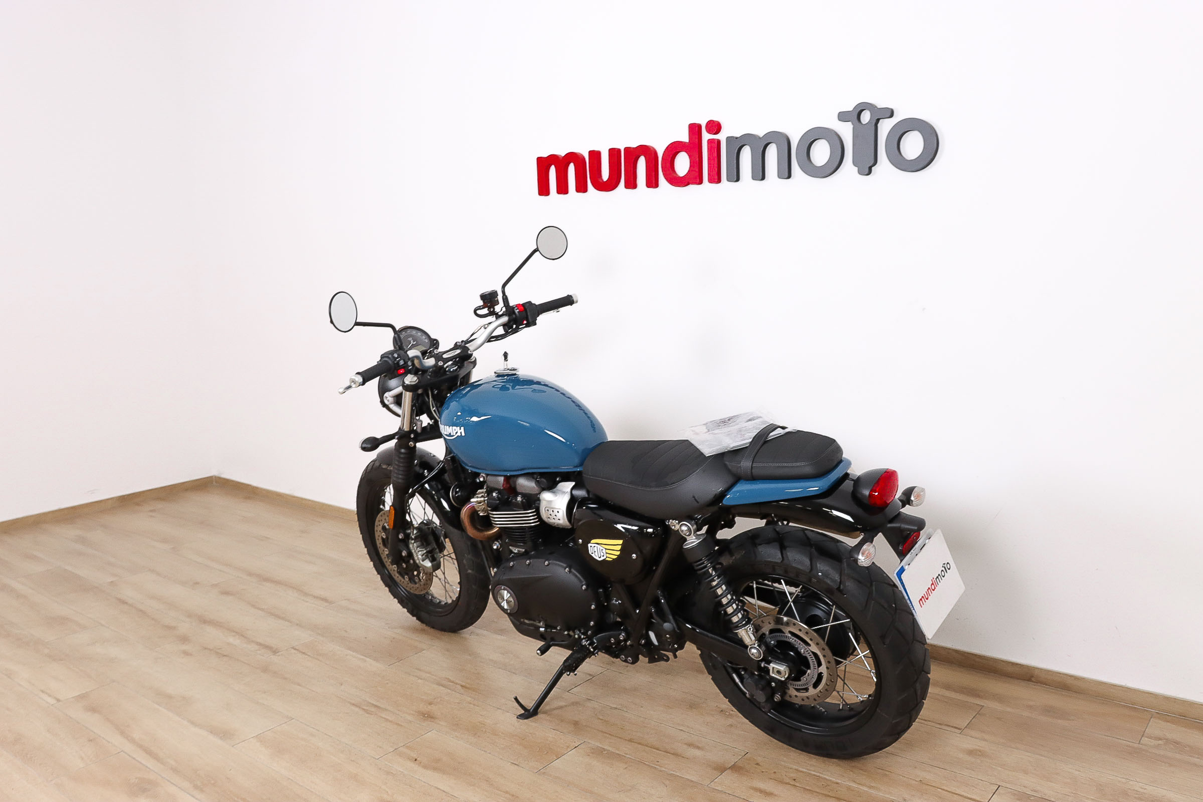 TRIUMPH STREET SCRAMBLERTRIUMPH6 TRIUMPH STREET SCRAMBLERTRIUMPH6
