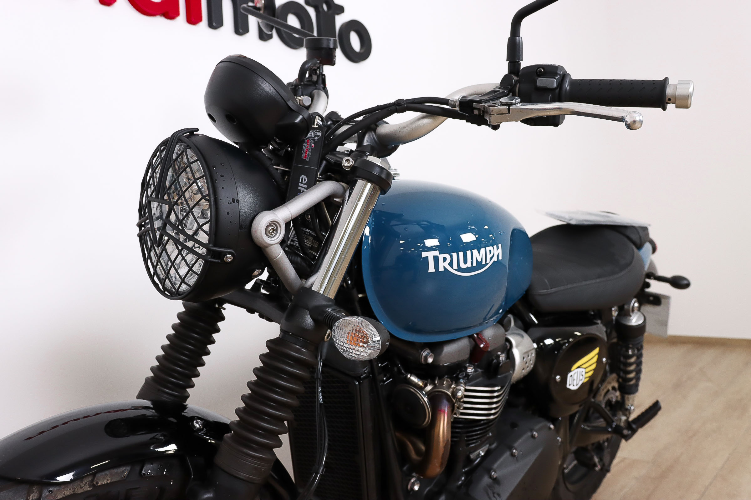 TRIUMPH STREET SCRAMBLERTRIUMPH10 TRIUMPH STREET SCRAMBLERTRIUMPH10