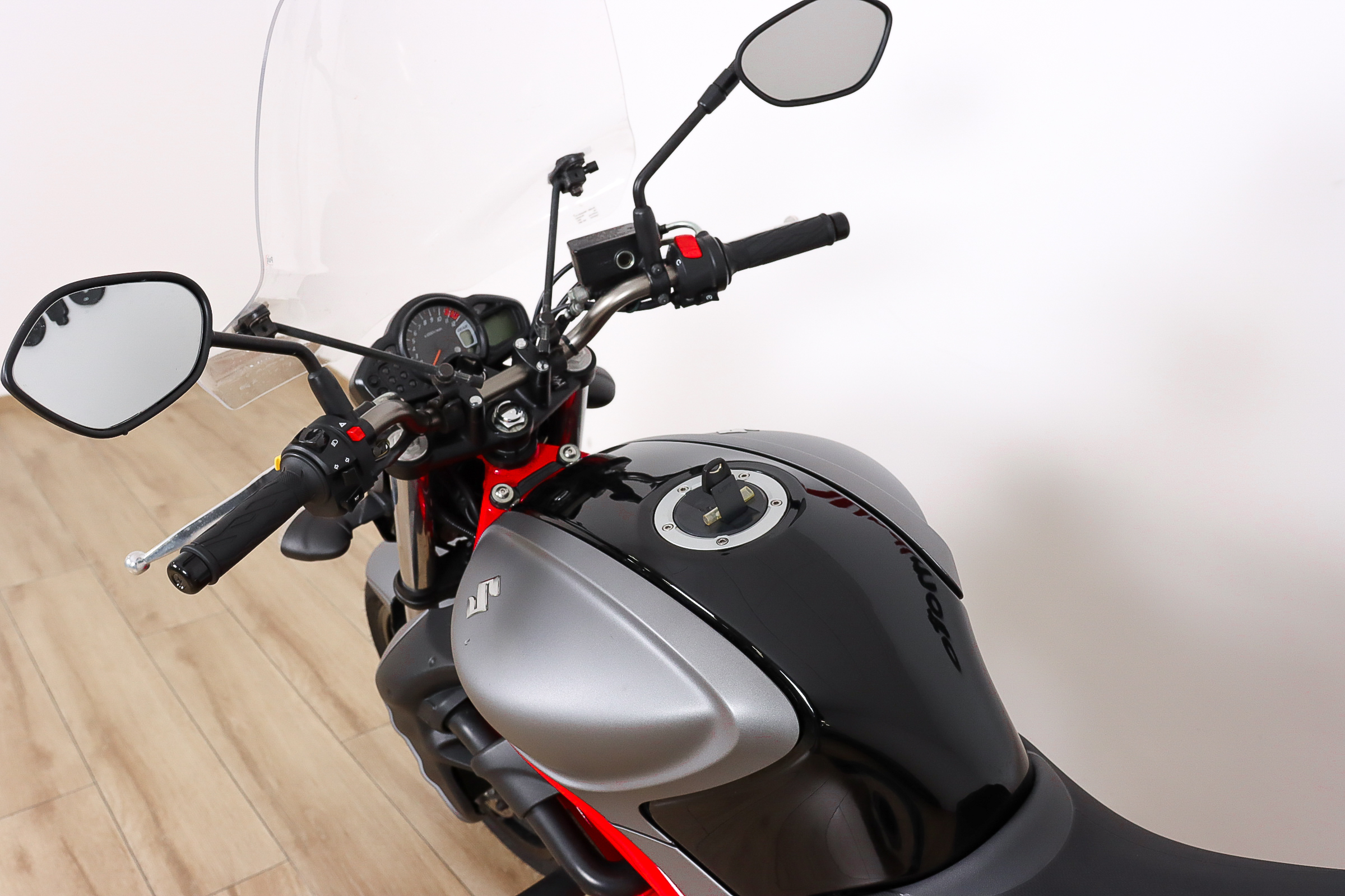SUZUKI Gladius 650 ABSSUZUKI10 SUZUKI Gladius 650 ABSSUZUKI10