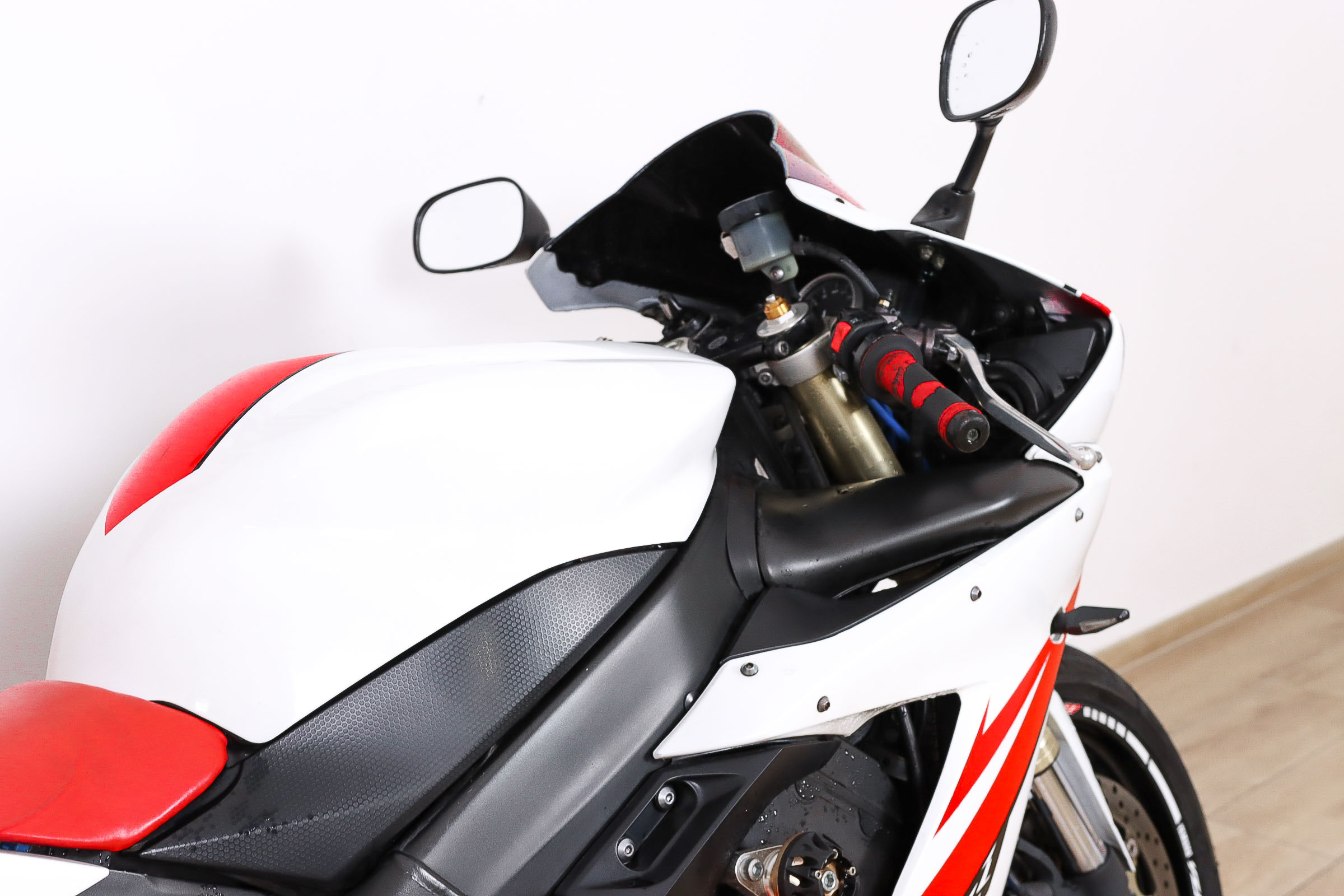 YAMAHA YZF R1YAMAHA6 YAMAHA YZF R1YAMAHA6