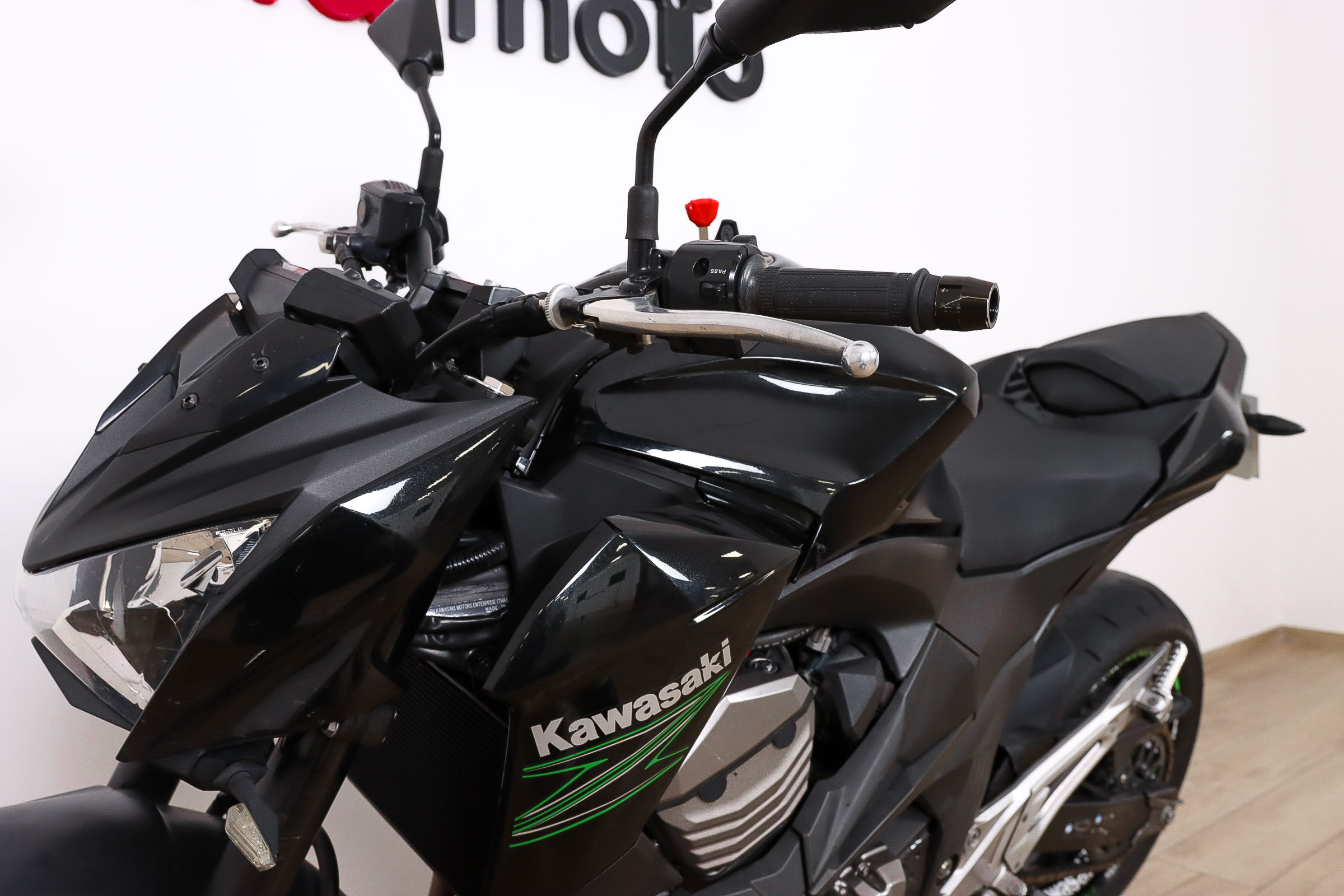 KAWASAKI Z 800eKAWASAKI12 KAWASAKI Z 800eKAWASAKI12
