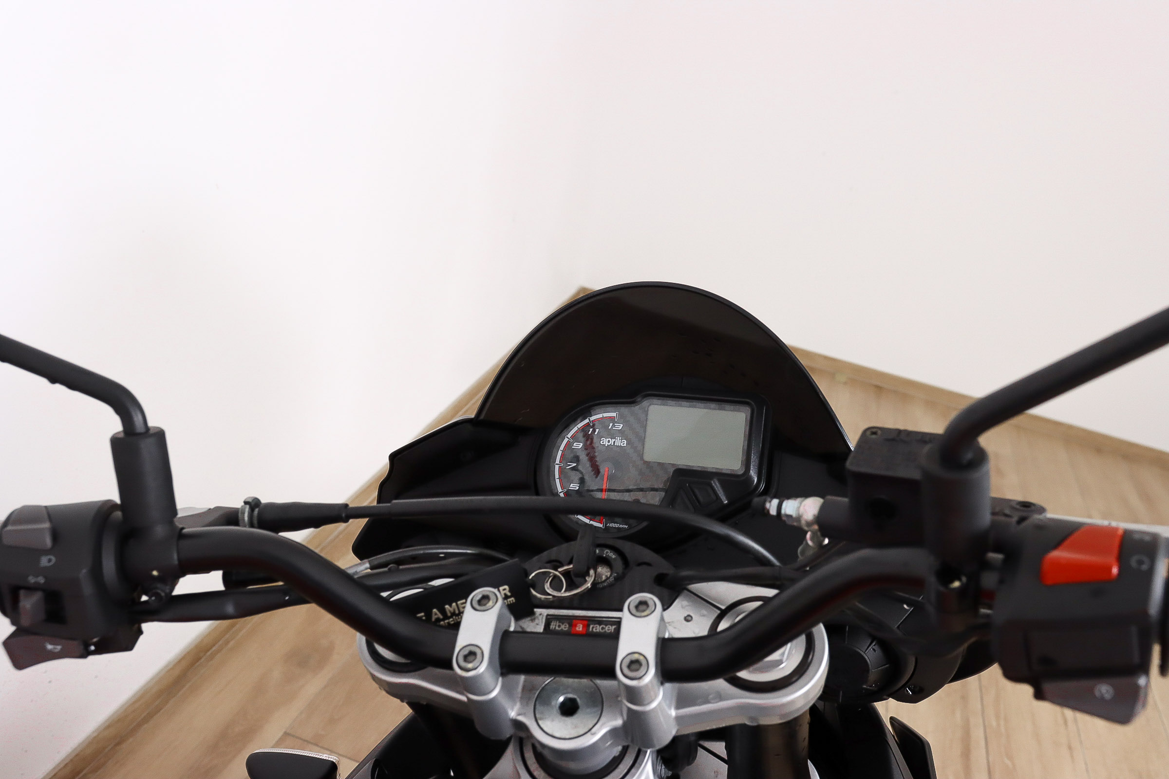 APRILIA Tuono 125APRILIA5 APRILIA Tuono 125APRILIA5