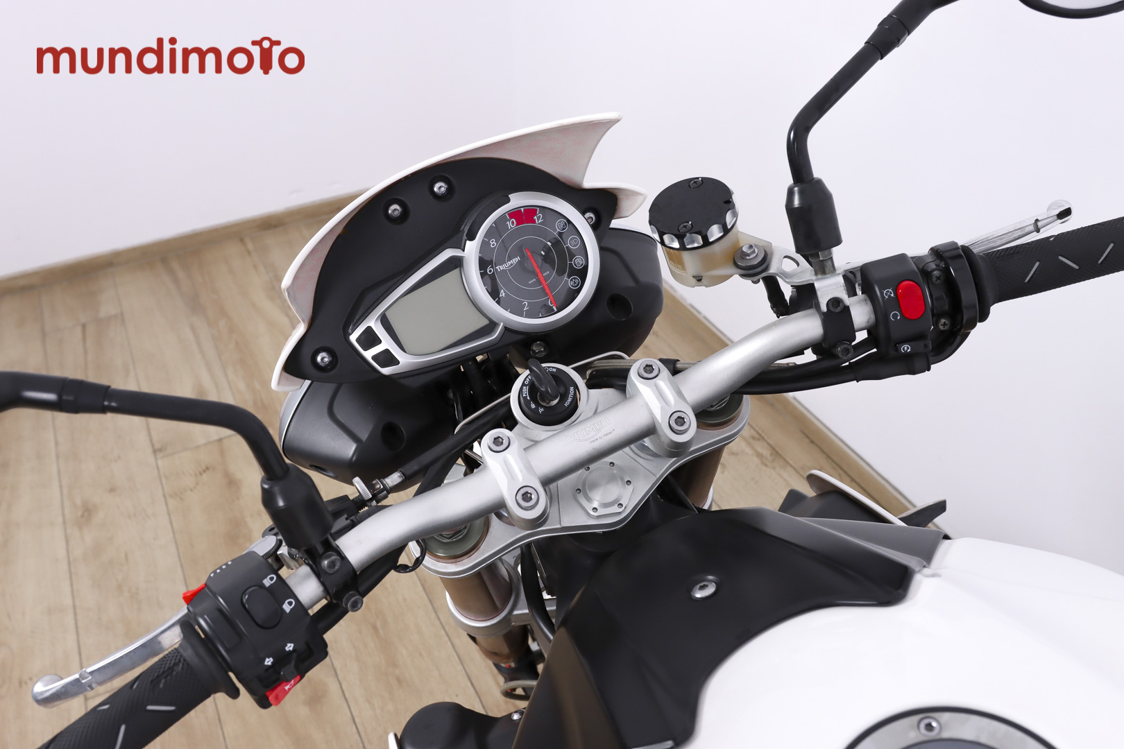 TRIUMPH SPEED TRIPLETRIUMPH9 TRIUMPH SPEED TRIPLETRIUMPH9