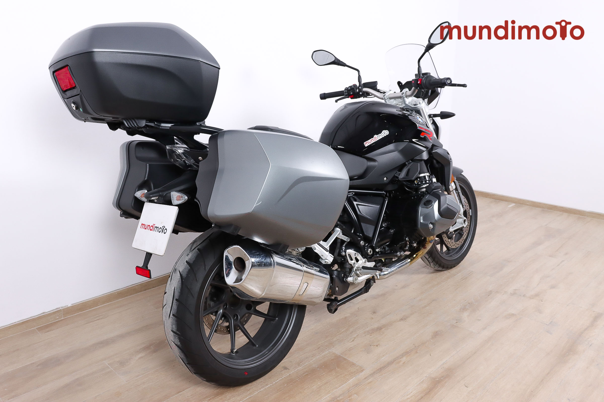 BMW R 1250 R promoBMW2 BMW R 1250 R promoBMW2