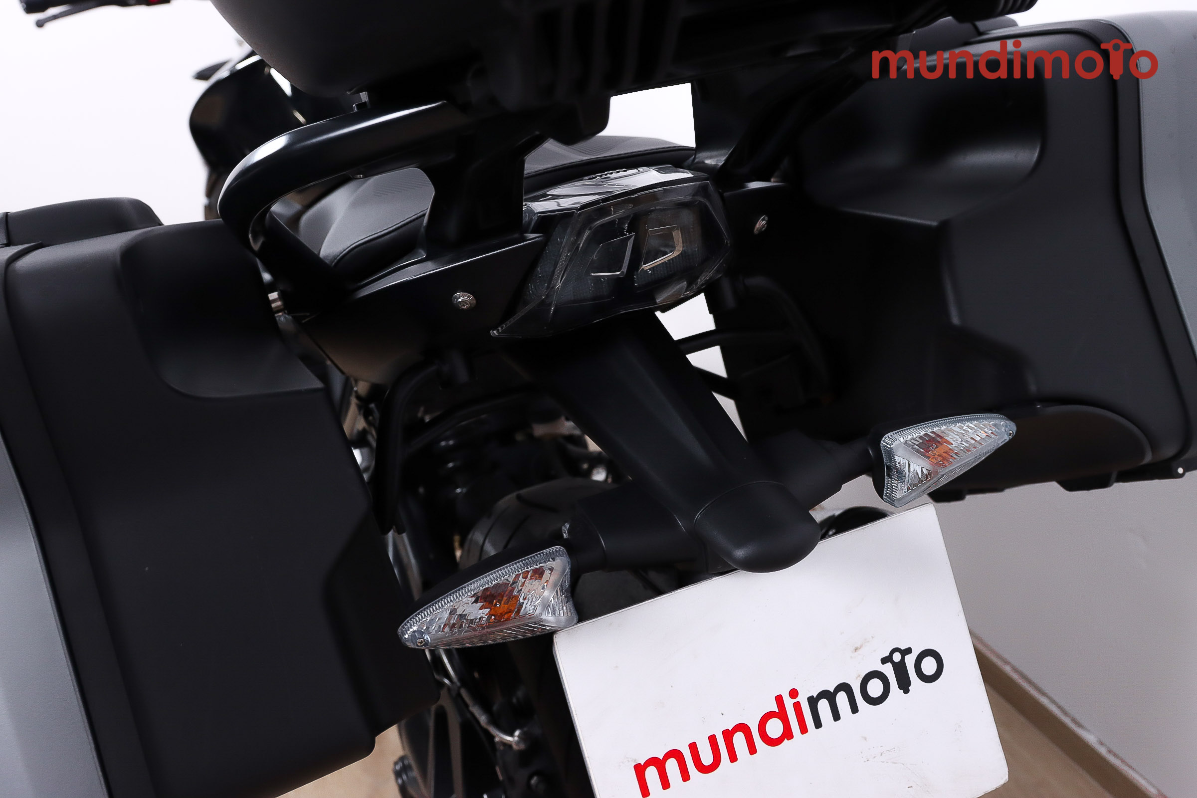 BMW R 1250 R promoBMW9 BMW R 1250 R promoBMW9