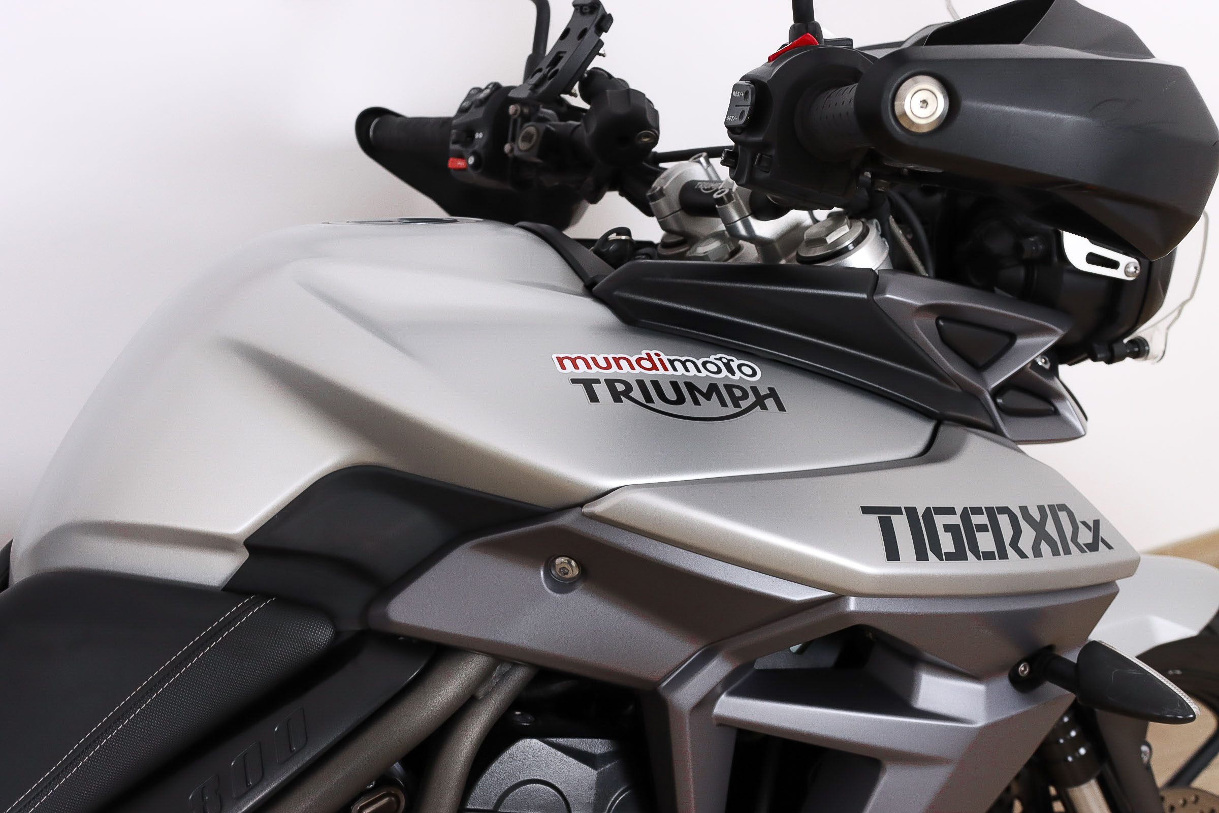 TRIUMPH TIGER 800 XRTRIUMPH6 TRIUMPH TIGER 800 XRTRIUMPH6