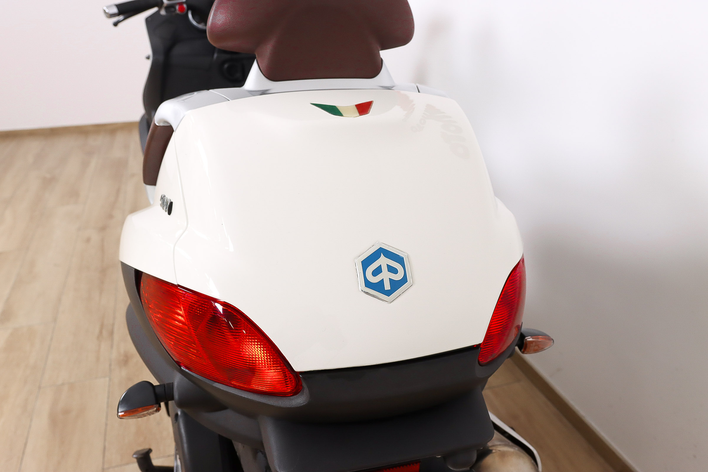 PIAGGIO MP3 LT 500 BusinessPIAGGIO10 PIAGGIO MP3 LT 500 BusinessPIAGGIO10